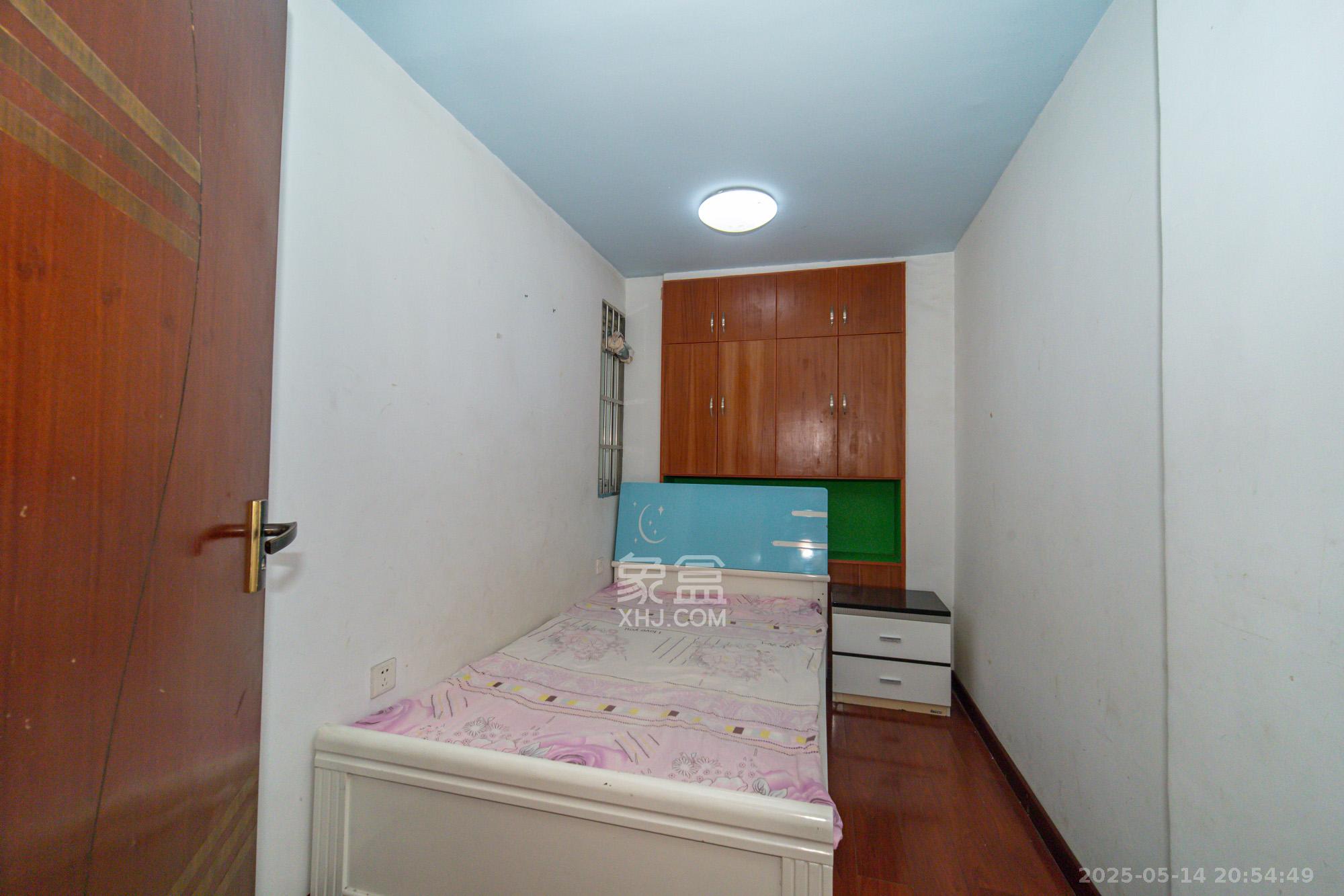 晶华美地 3室2厅1卫 64.8万 晶华美地 3室2厅1卫 64.8万卧室