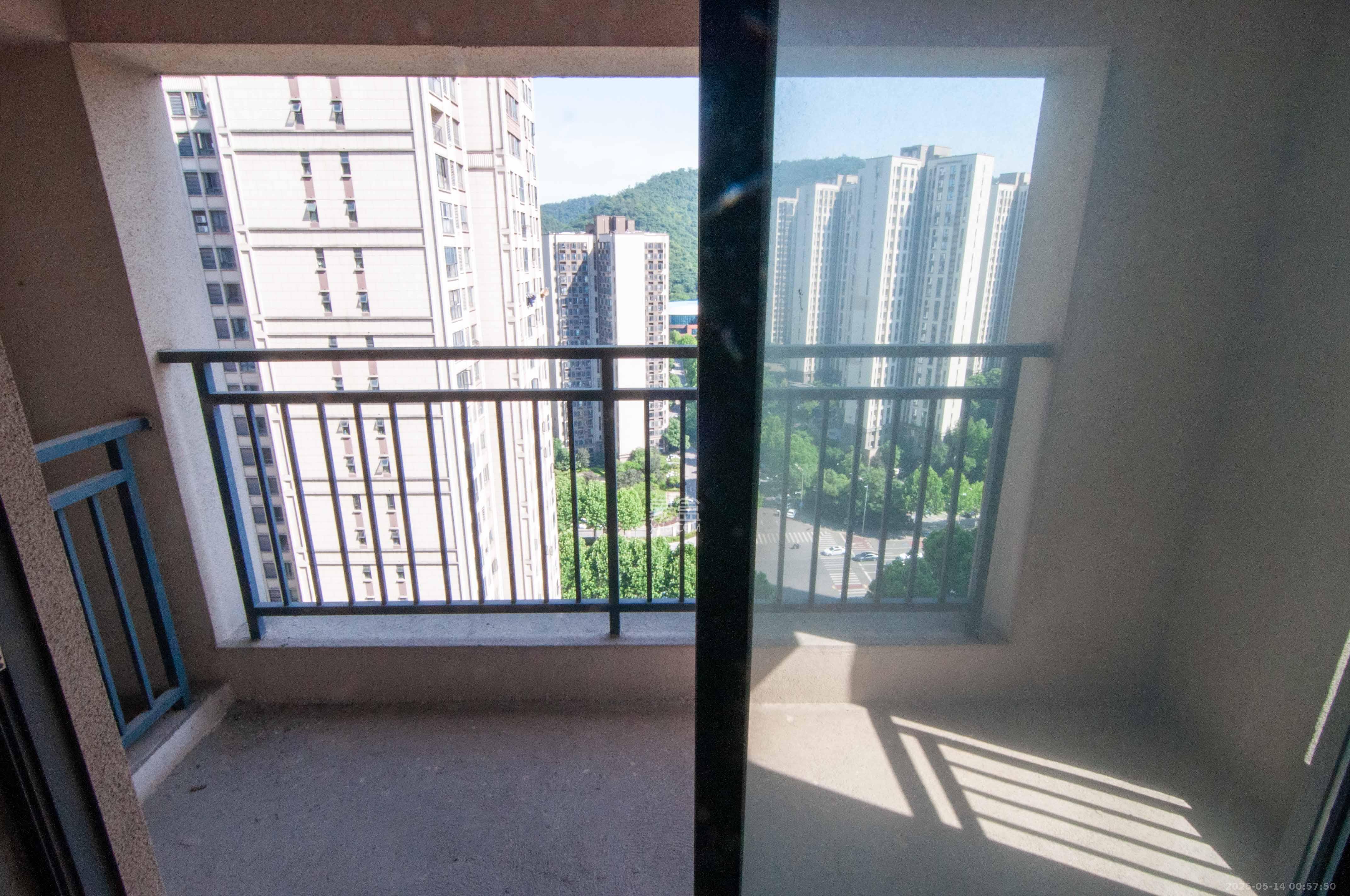 中海梅溪湖壹号 3室2厅2卫 178.0万 中海梅溪湖壹号 3室2厅2卫 178.0万其他