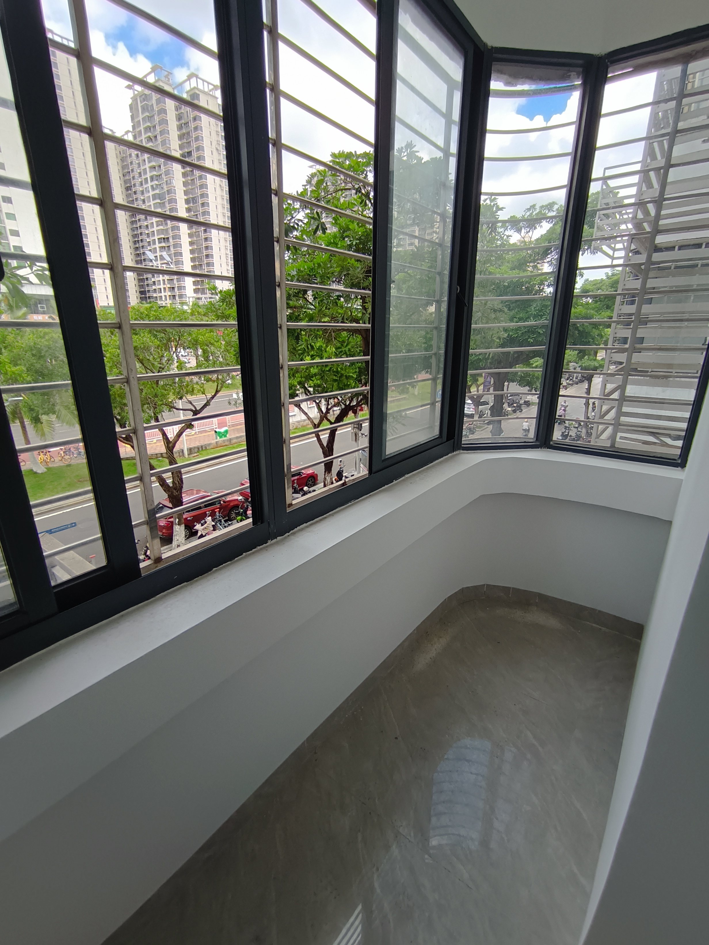 金竹园 5室2厅2卫 133.0万 金竹园 5室2厅2卫 133.0万客厅