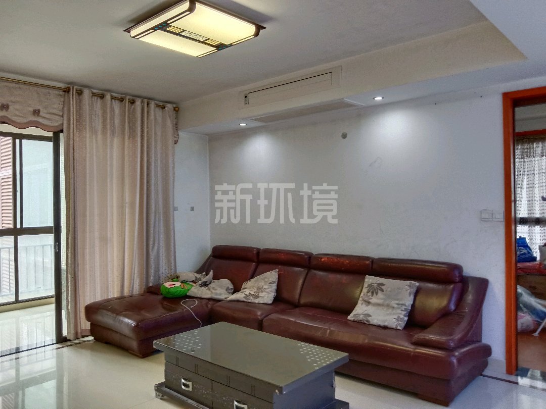 月亮湾二期B区  3室2厅2卫   82.00万客厅