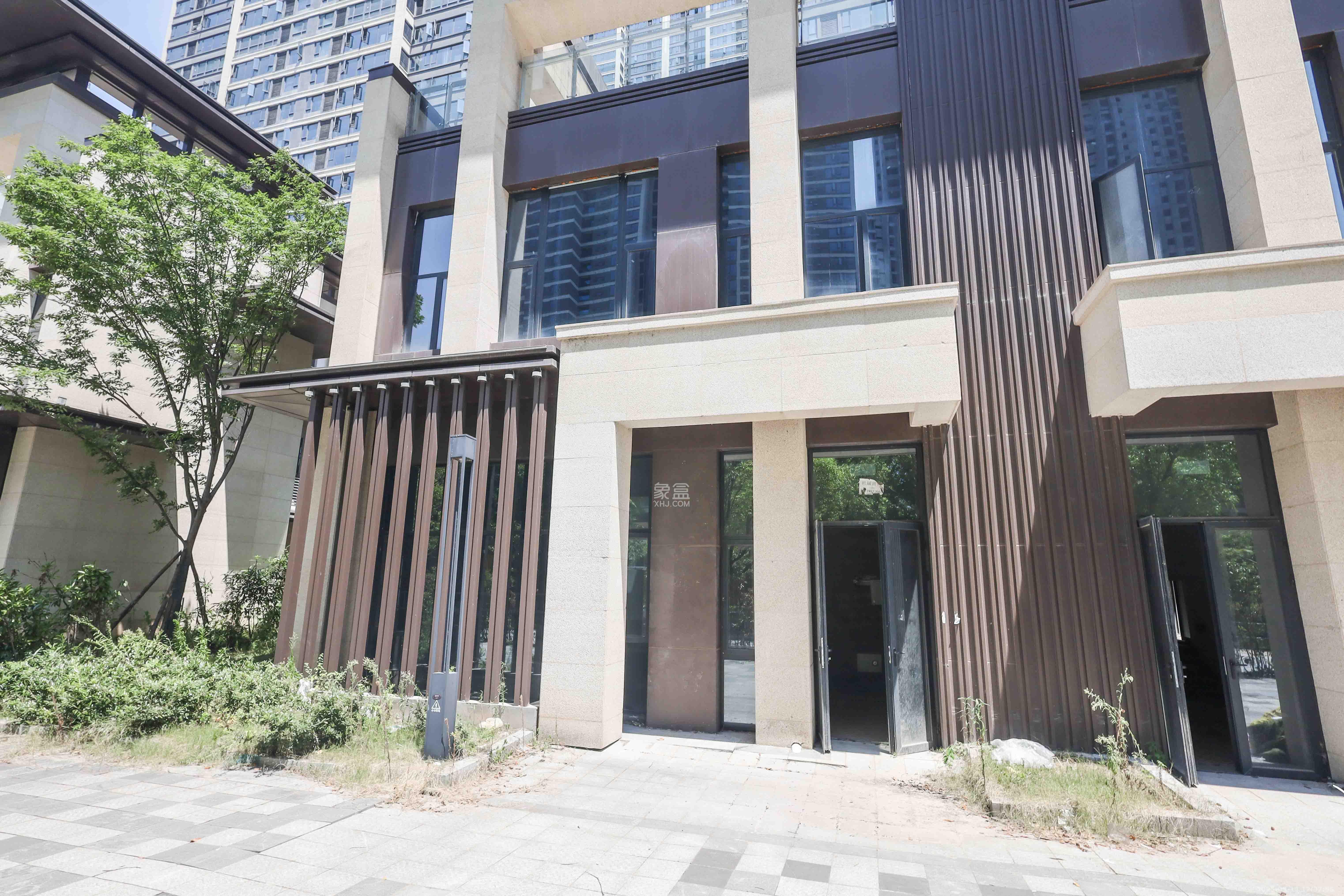 南山梅溪一方  5室2厅3卫   370.00万其他