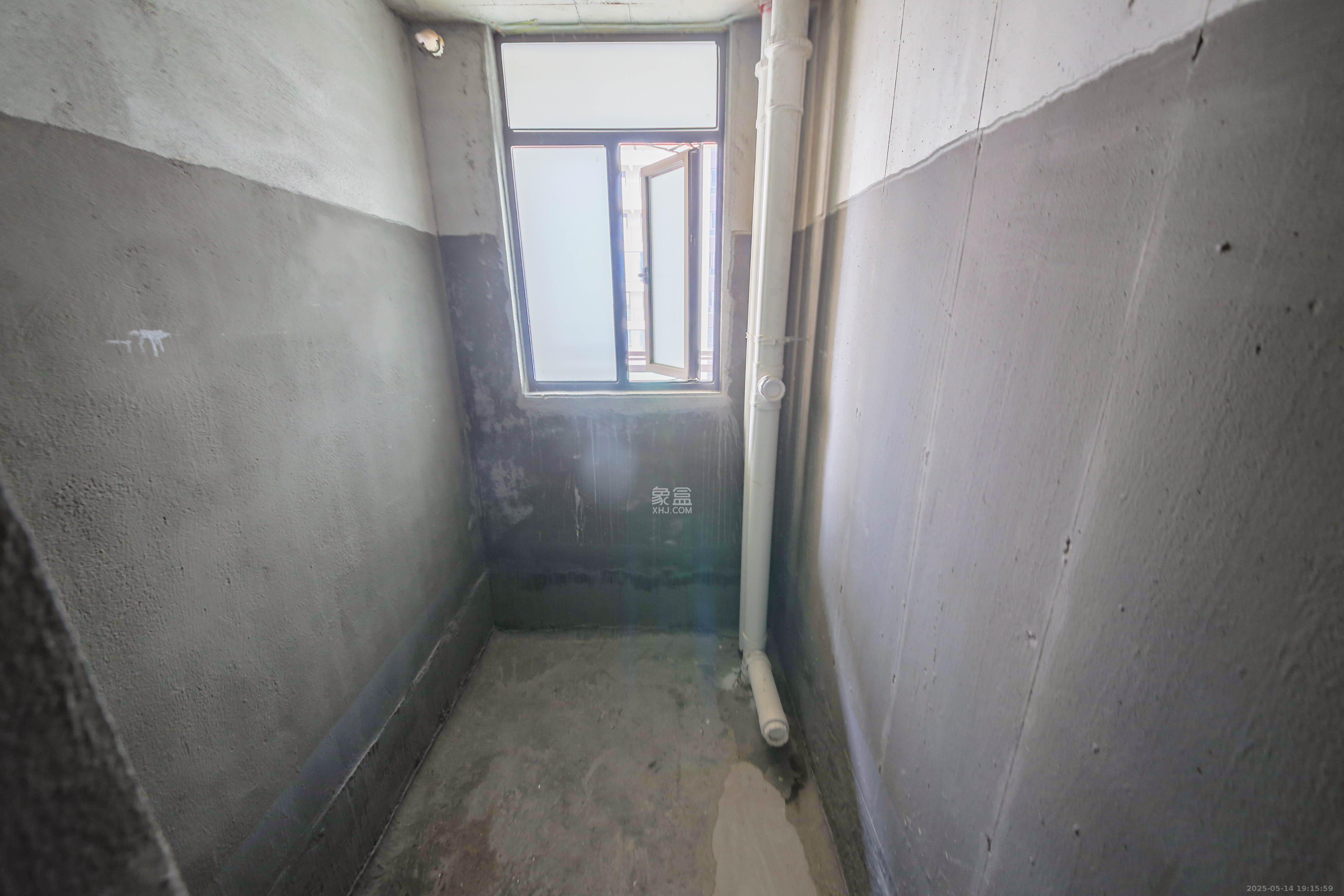 兴铁湘府和园 4室2厅2卫 198.0万 兴铁湘府和园 4室2厅2卫 198.0万卫生间