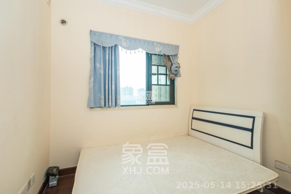 恒大翡翠华庭  3室2厅1卫    2300.0元/月 恒大翡翠华庭  3室2厅1卫    2300.0元/月室内图