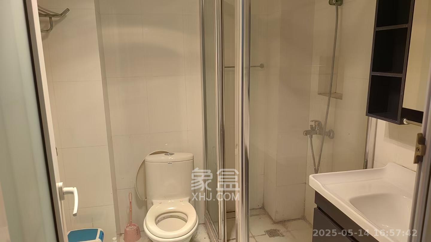 金帆江滨玫瑰园 4室2厅2卫 2900.0元/月 金帆江滨玫瑰园 4室2厅2卫 2900.0元/月室内图