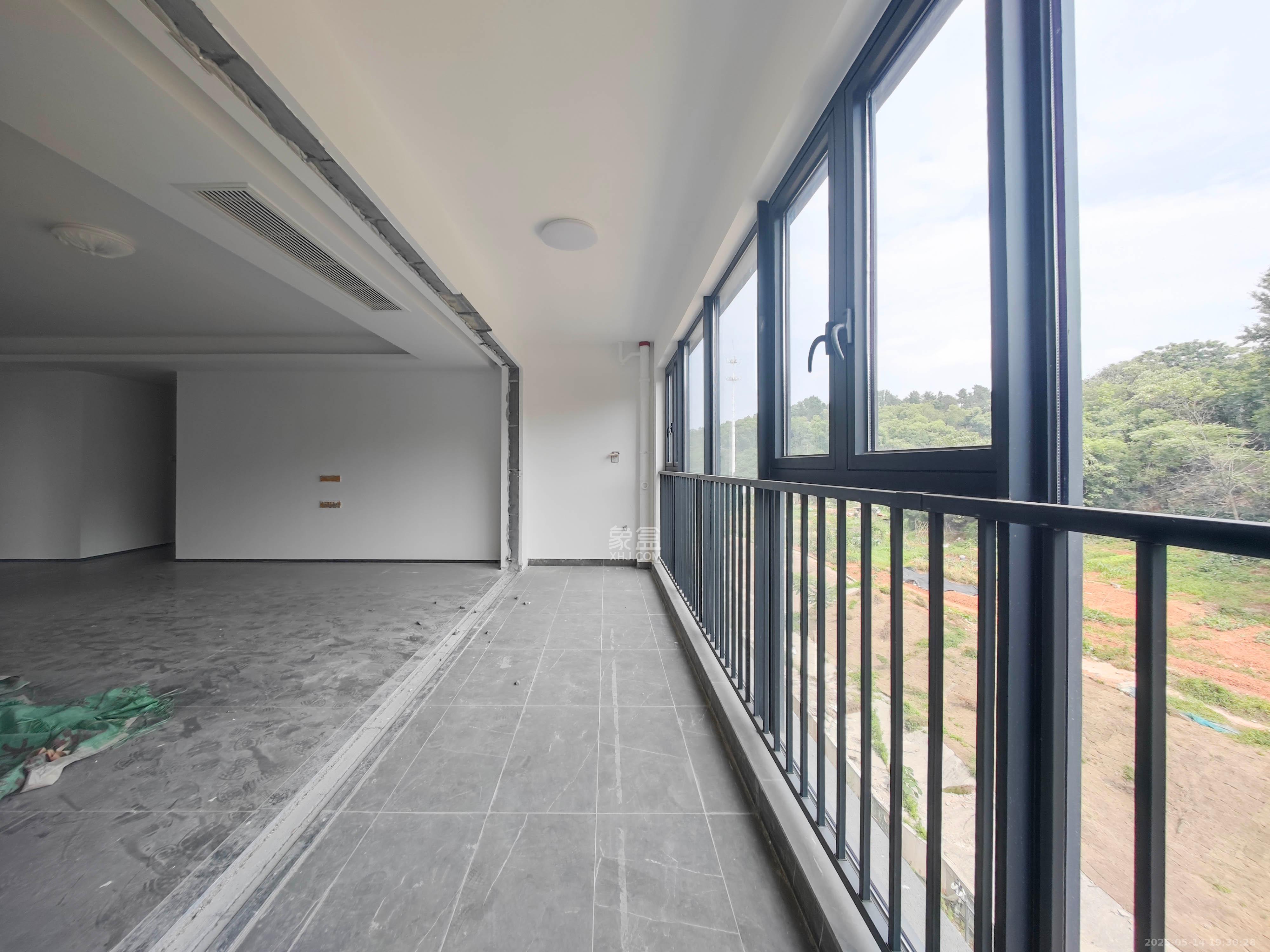 中海星樾府 4室2厅1卫 326.0万 中海星樾府 4室2厅1卫 326.0万阳台