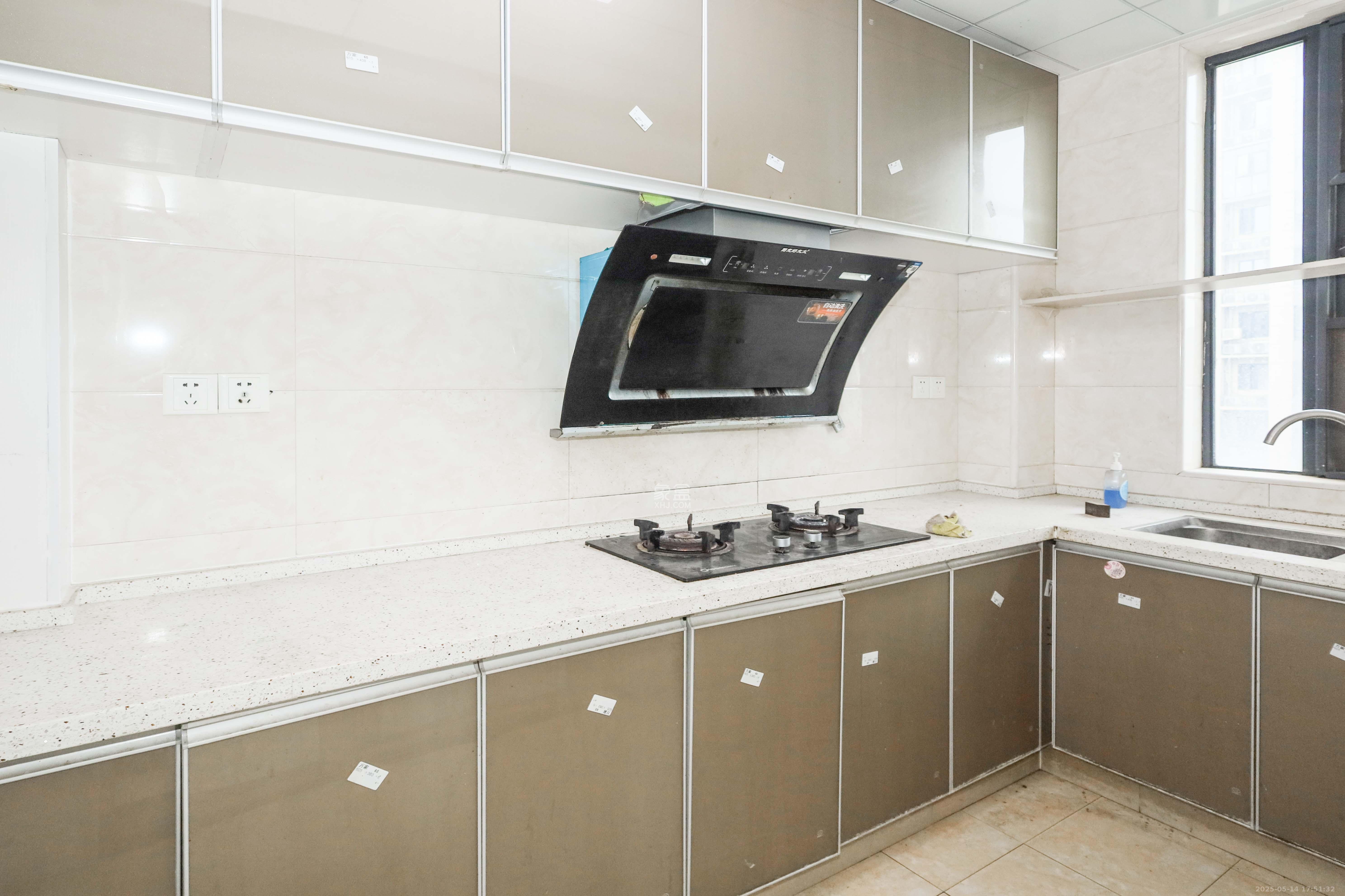 中国铁建梅溪青秀一期 3室1厅1卫 115.0万 中国铁建梅溪青秀一期 3室1厅1卫 115.0万厨房