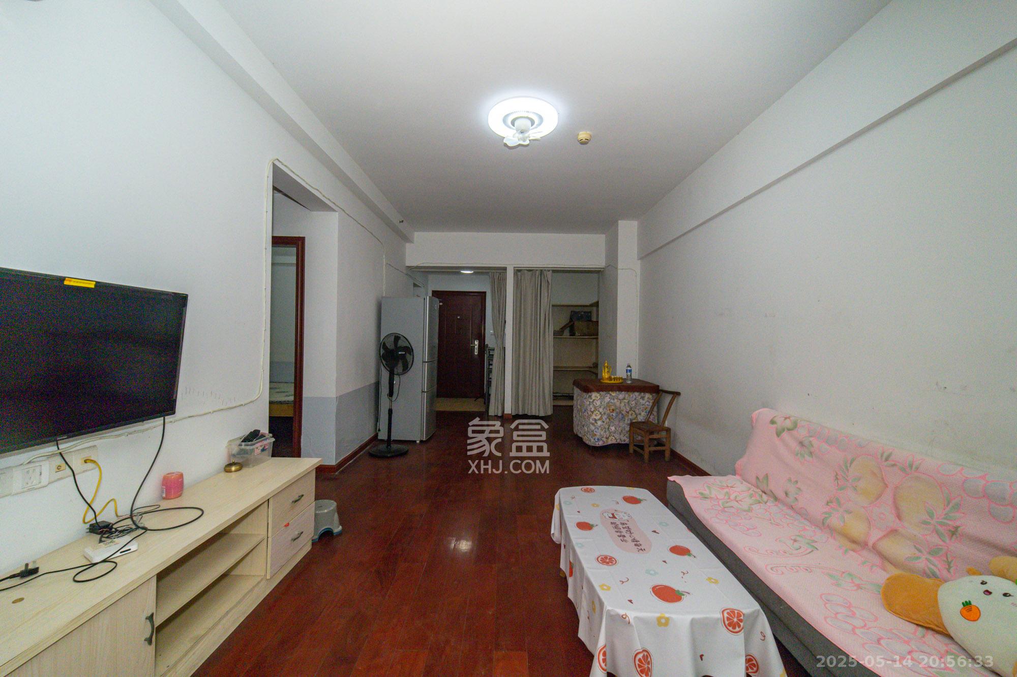 新长海广场 2室2厅1卫 43.8万 新长海广场 2室2厅1卫 43.8万客厅