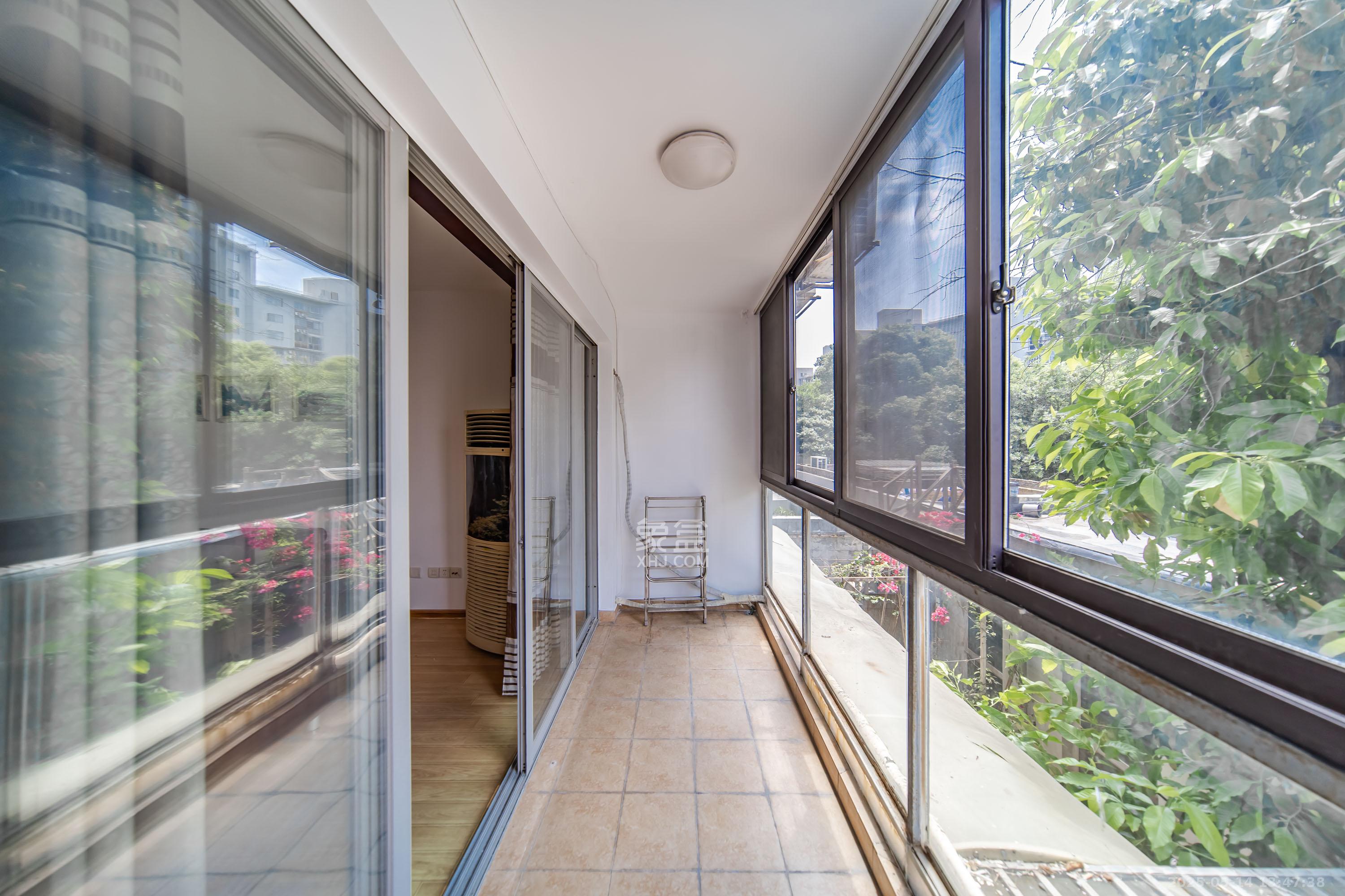 阳光100二期 4室2厅1卫 112.0万 阳光100二期 4室2厅1卫 112.0万阳台