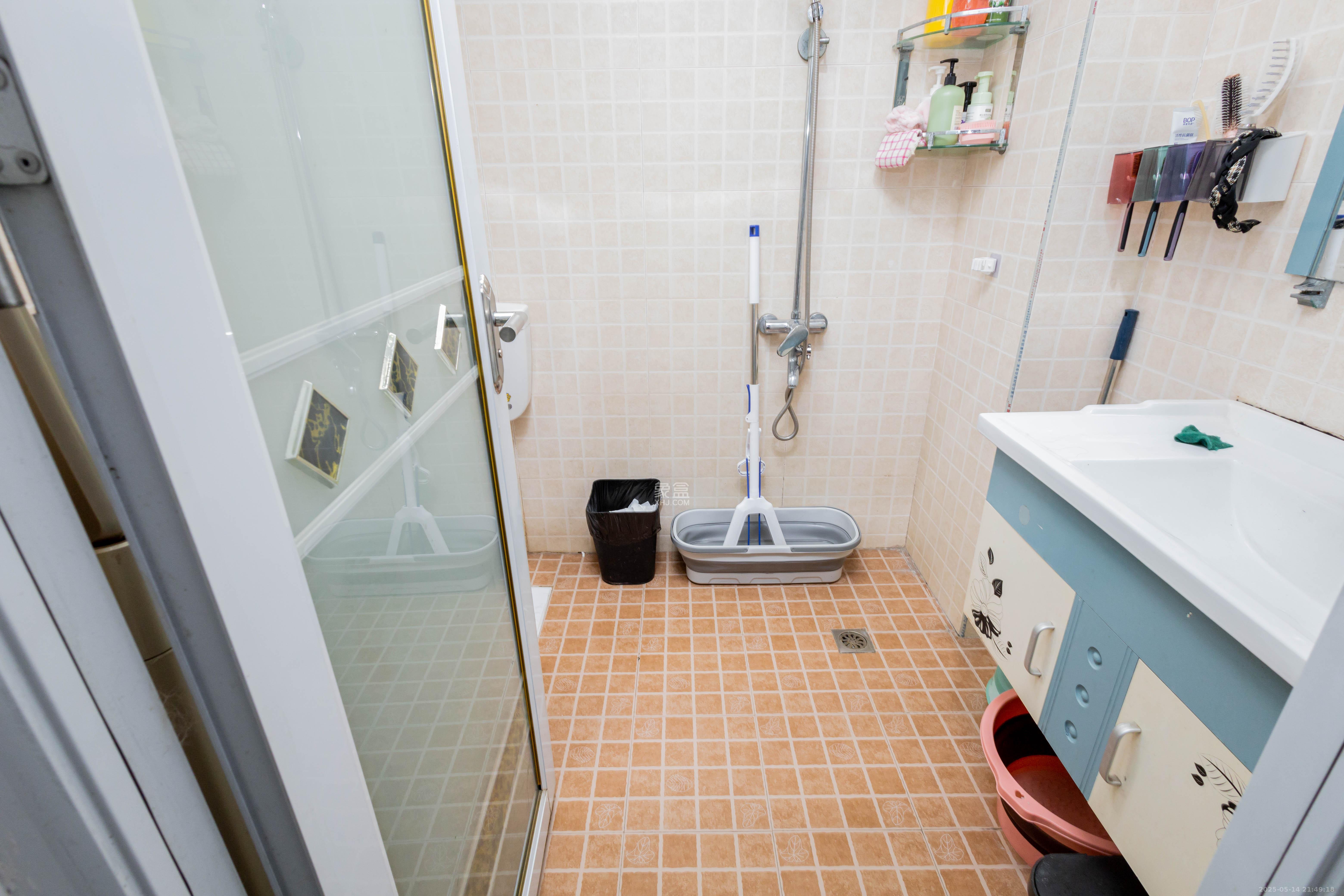 中国铁建国际城一期  3室2厅1卫    53.5万 中国铁建国际城一期  3室2厅1卫    53.5万卫生间