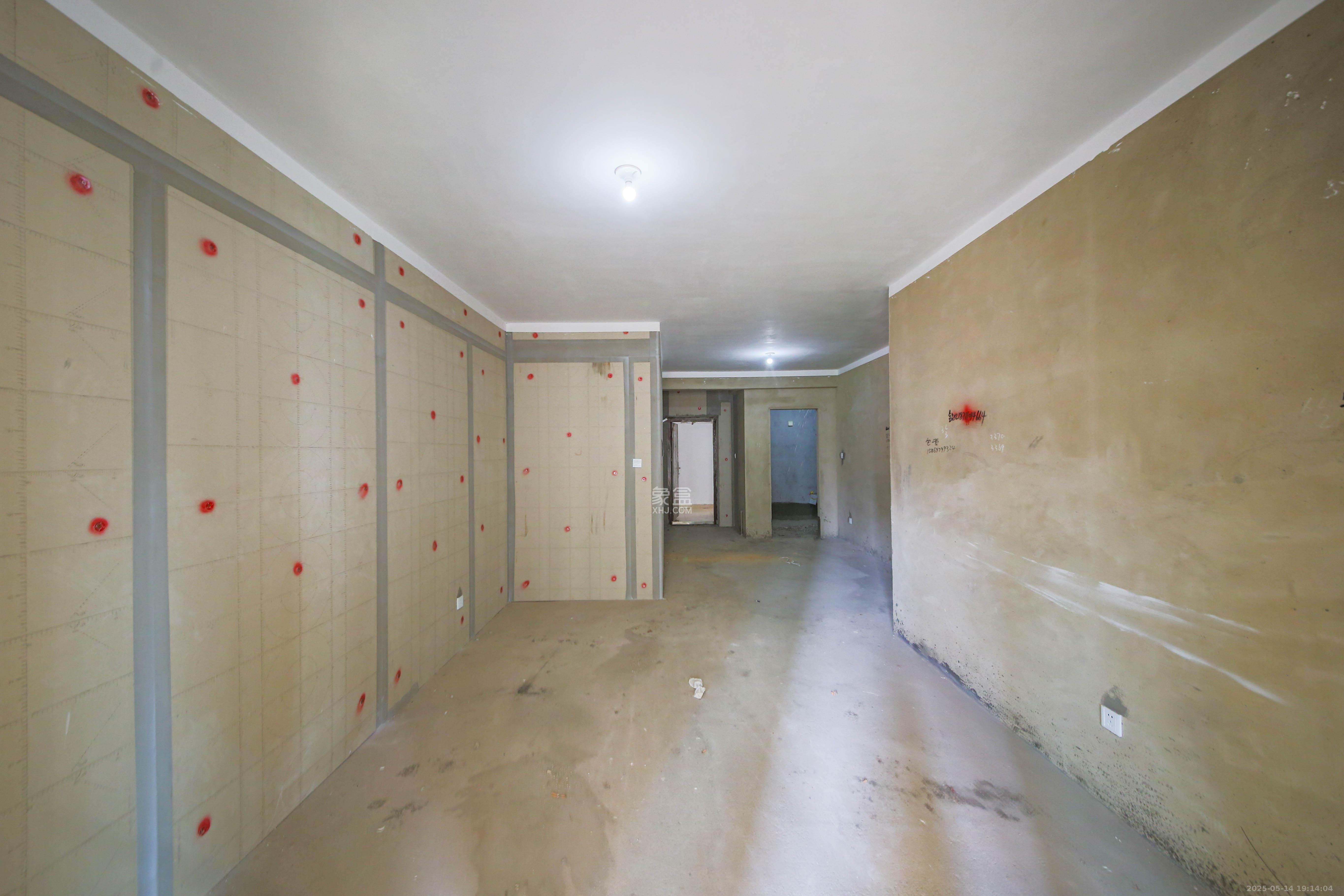 克拉美丽山庄(晟领国际) 3室2厅1卫 100.0万 克拉美丽山庄(晟领国际) 3室2厅1卫 100.0万客厅