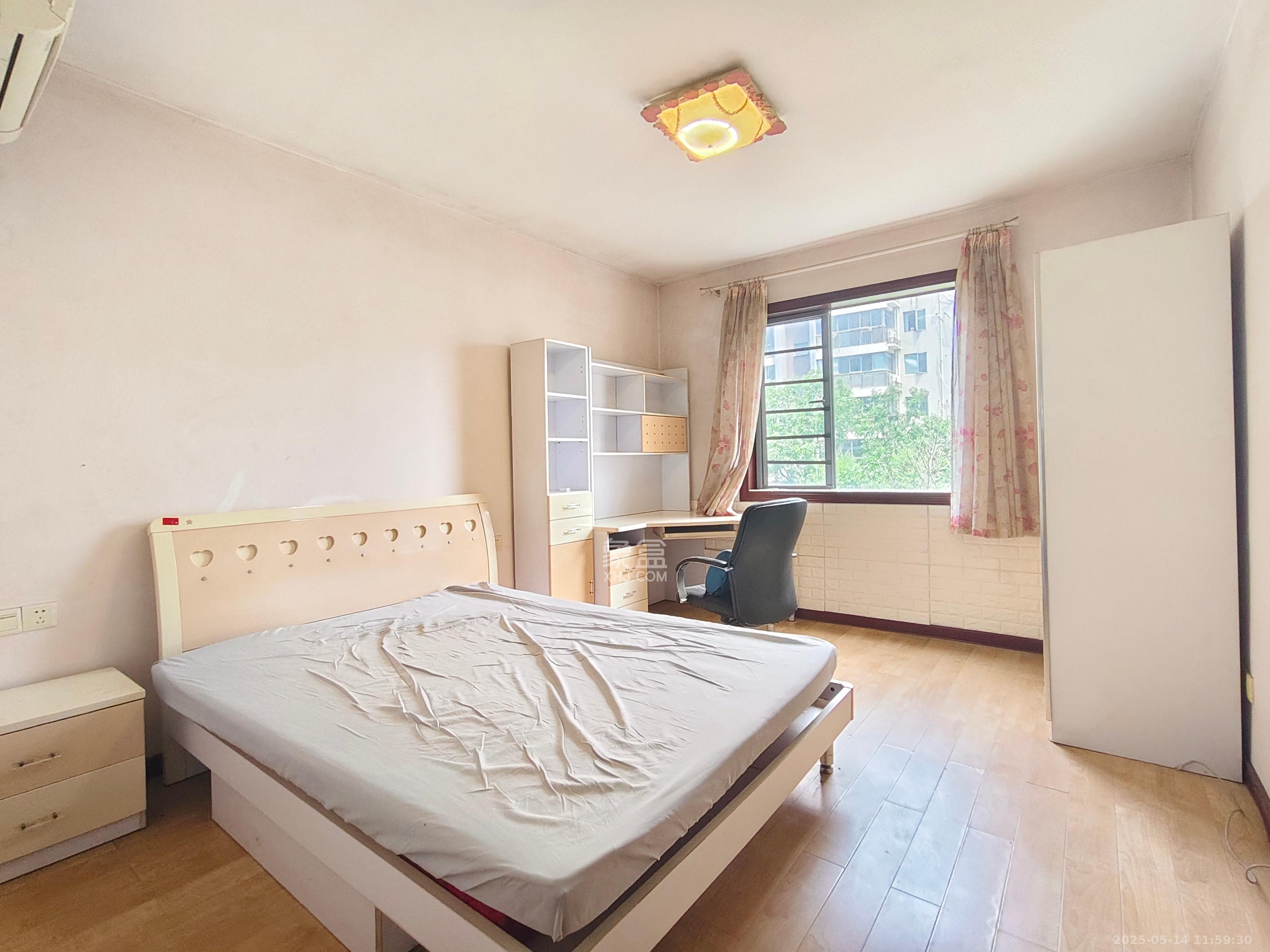 银港水晶城  4室2厅2卫   2750.00元/月室内图