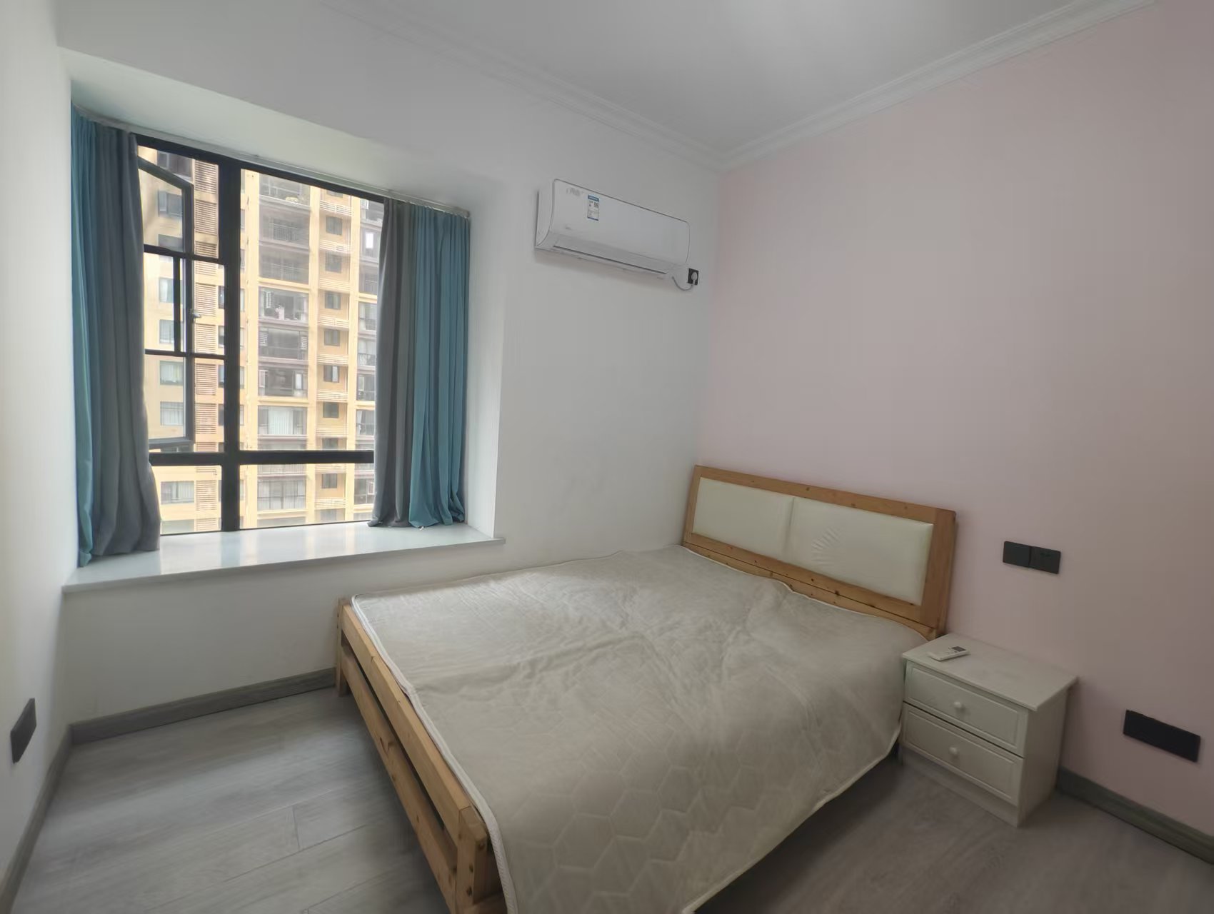 珠江帝景山庄 3室0厅0卫 1800.0元/月 珠江帝景山庄 3室0厅0卫 1800.0元/月室内图