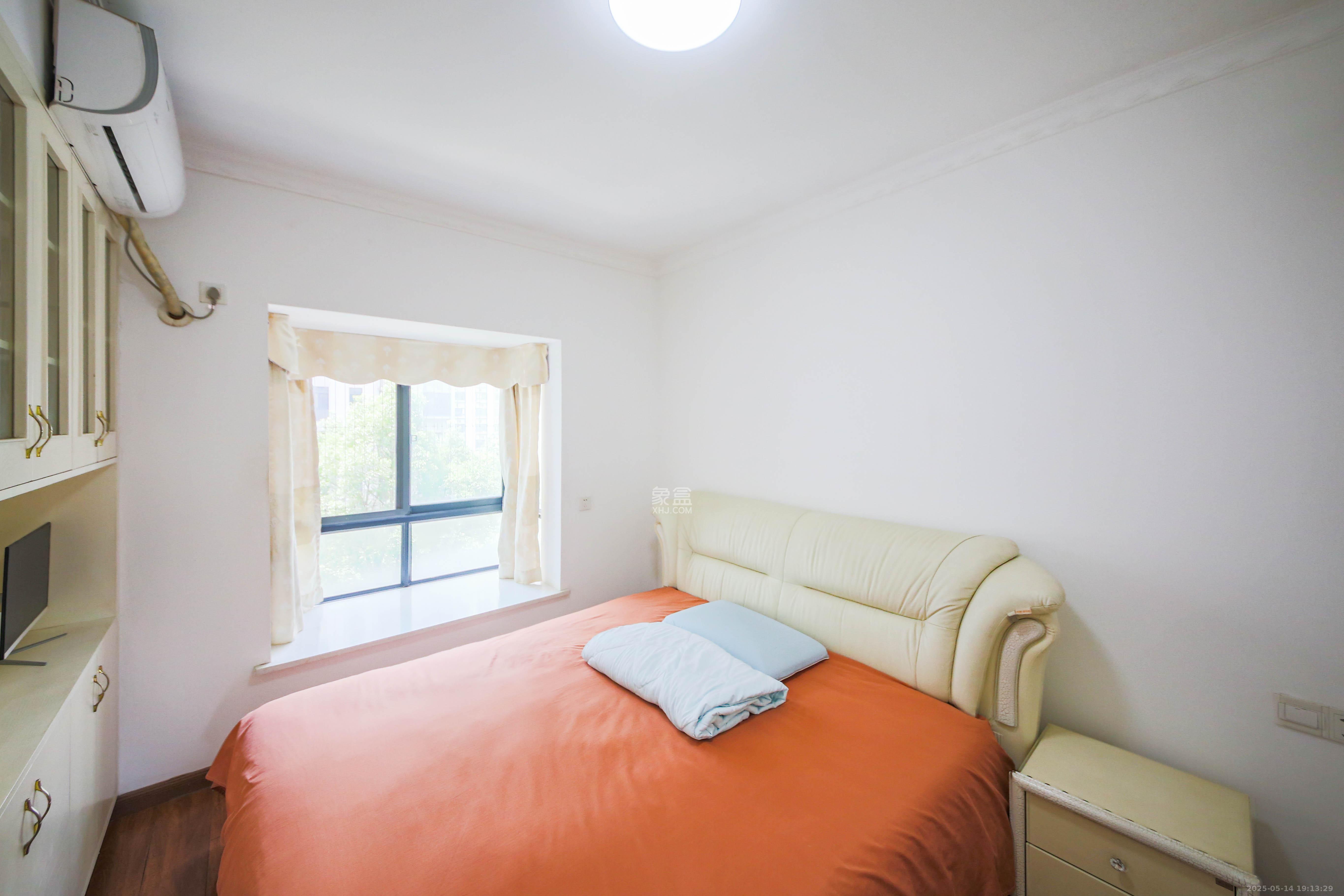 钱隆学府一、二期 2室2厅1卫 99.8万 钱隆学府一、二期 2室2厅1卫 99.8万卧室