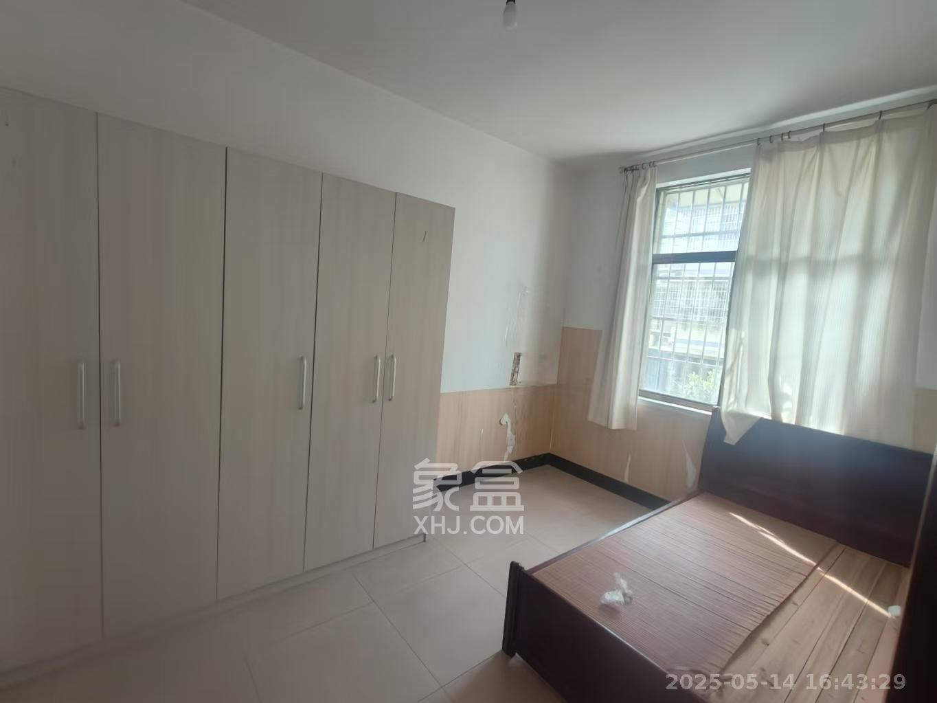 兴联母山小区  3室2厅2卫   1200.00元/月室内图