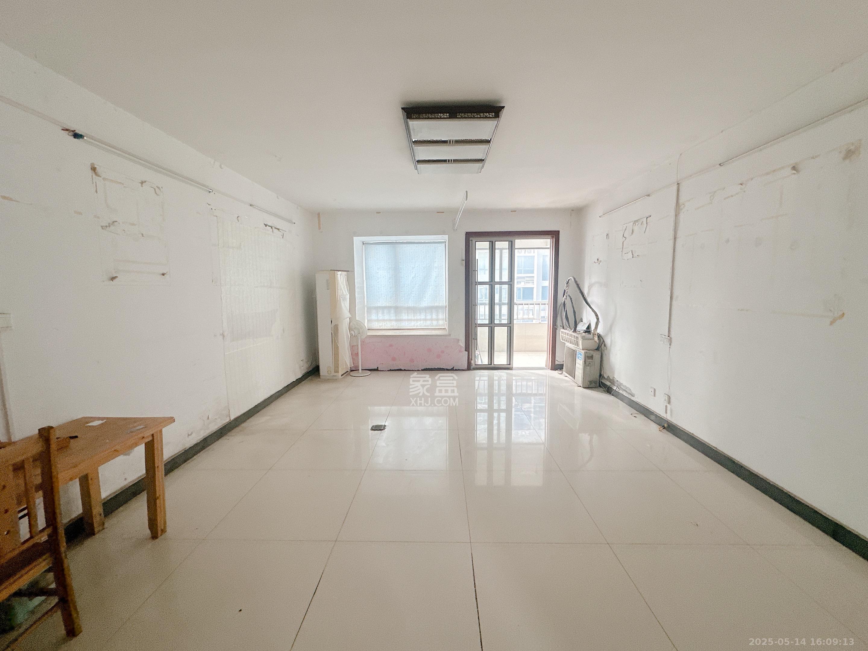 五一大道202(中环壹世界)  1室2厅1卫    6000.0元/月 五一大道202(中环壹世界)  1室2厅1卫    6000.0元/月