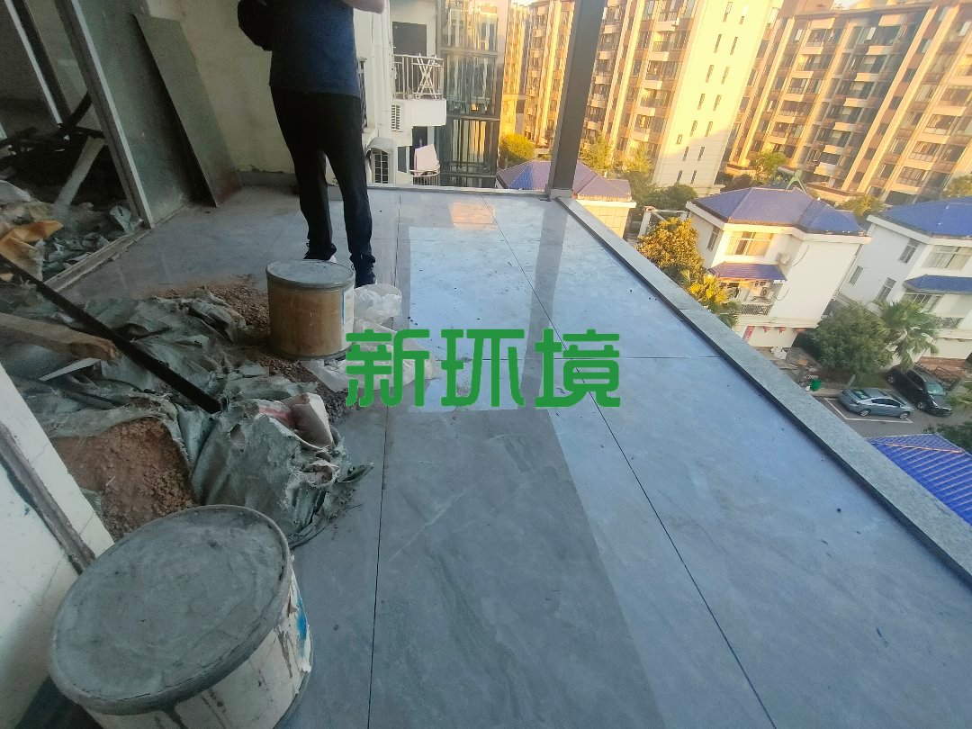 月亮湾一期  5室3厅2卫   105.00万客厅