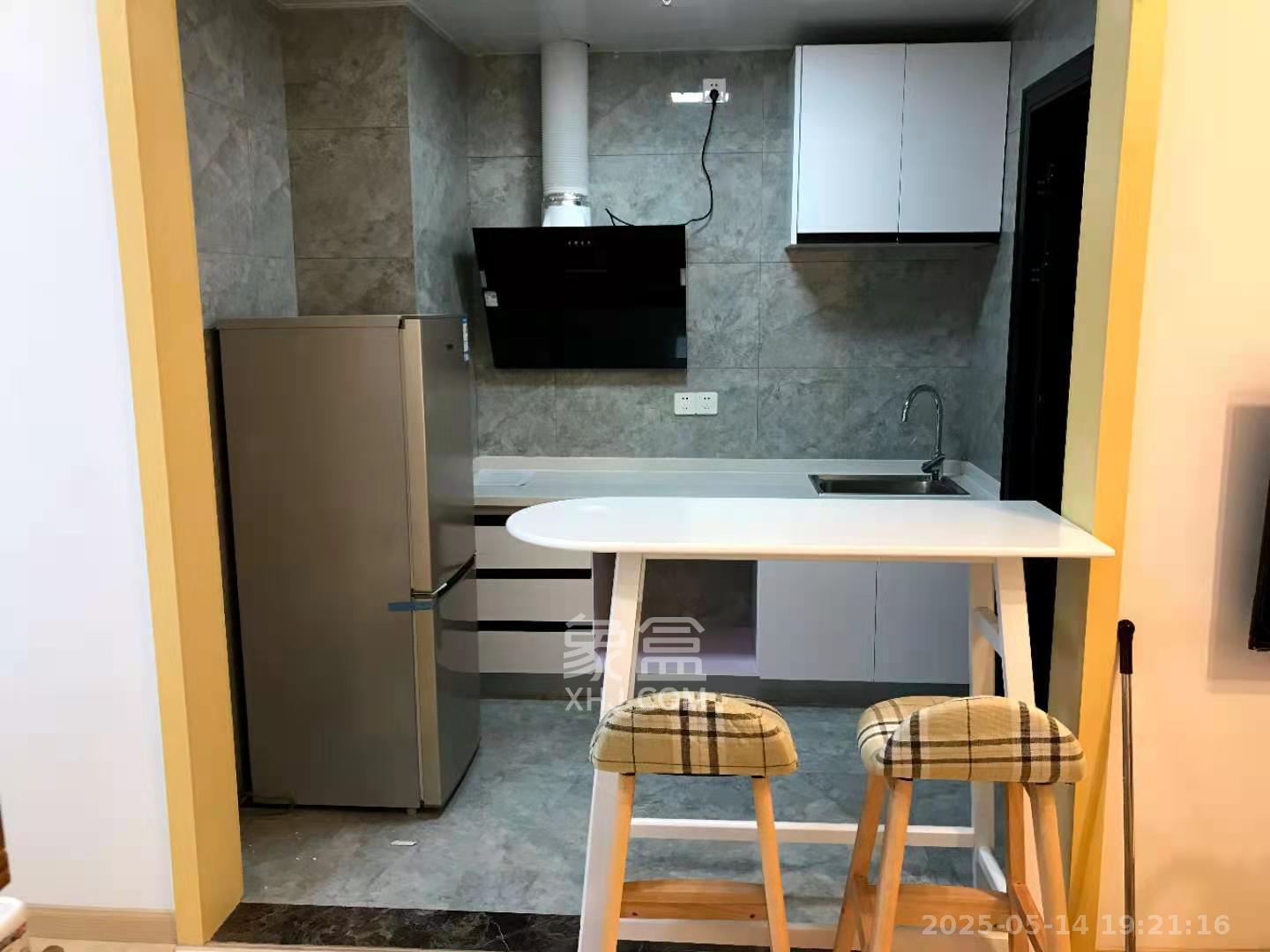 城市时光  1室1厅1卫    1300.0元/月 城市时光  1室1厅1卫    1300.0元/月室内图