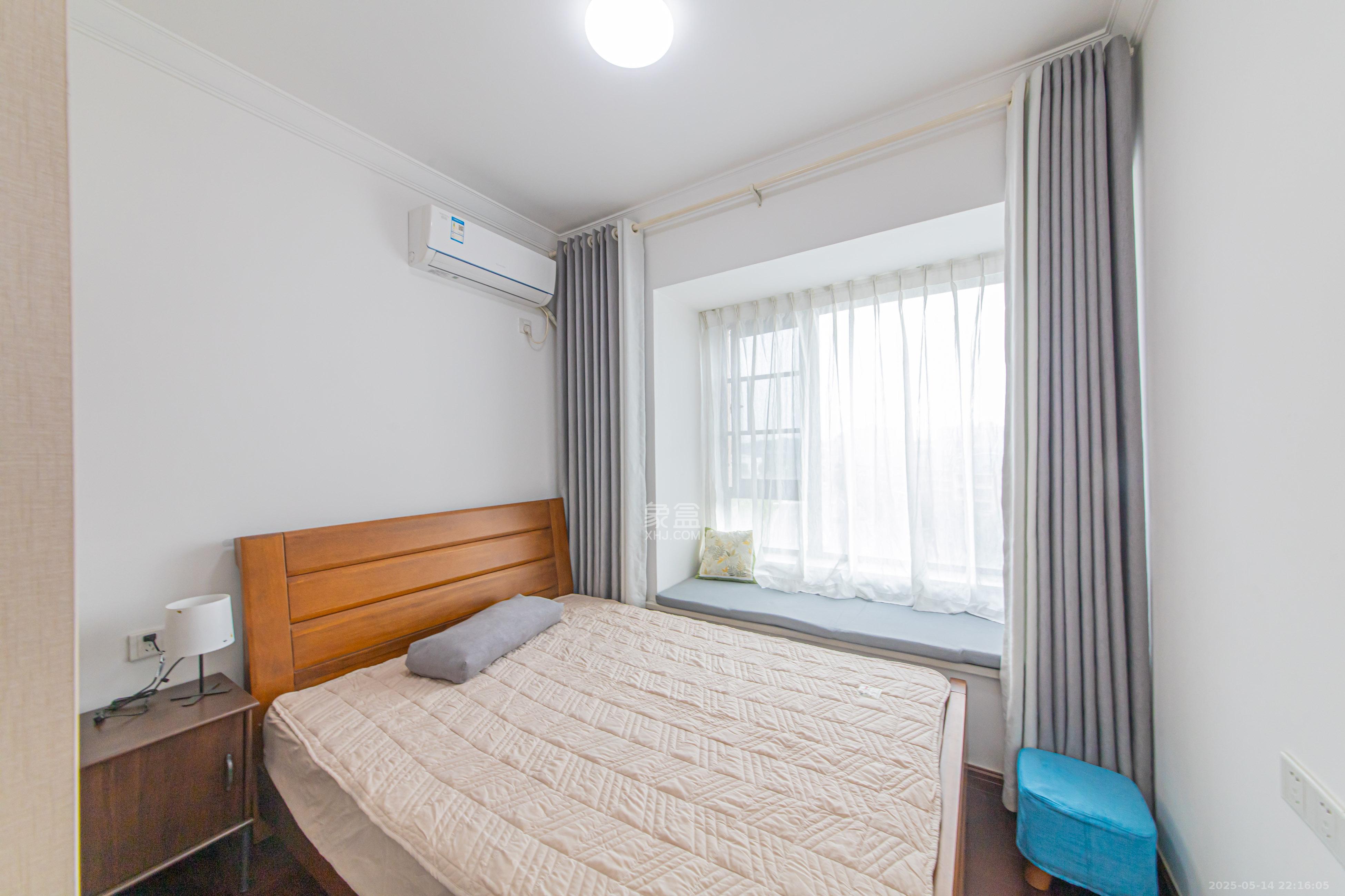 中海新城熙岸(中信新城五期) 3室2厅1卫 95.0万 中海新城熙岸(中信新城五期) 3室2厅1卫 95.0万卧室