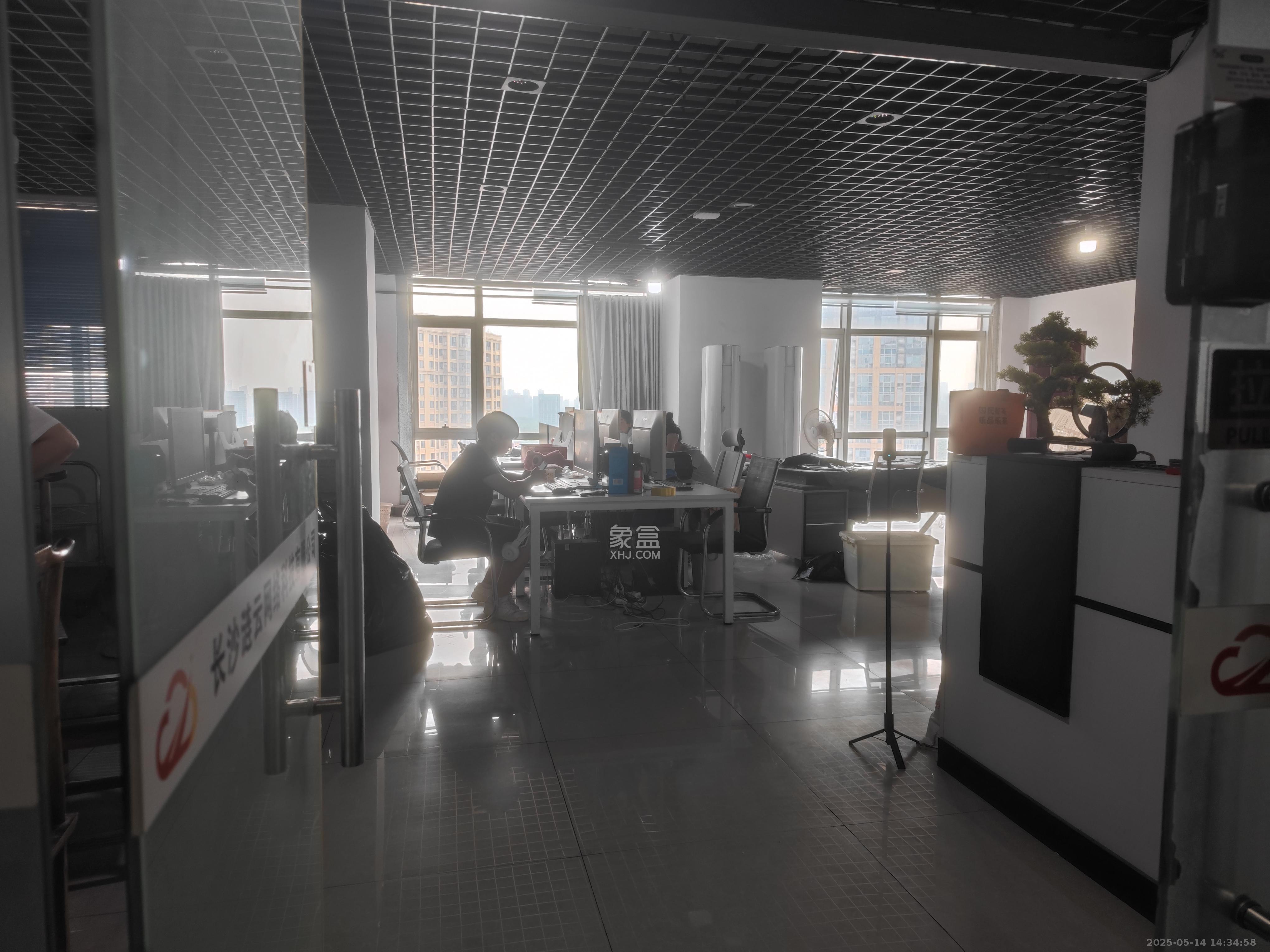 奥克斯缔壹城  1室0厅0卫    6000.0元/月 奥克斯缔壹城  1室0厅0卫    6000.0元/月室内图