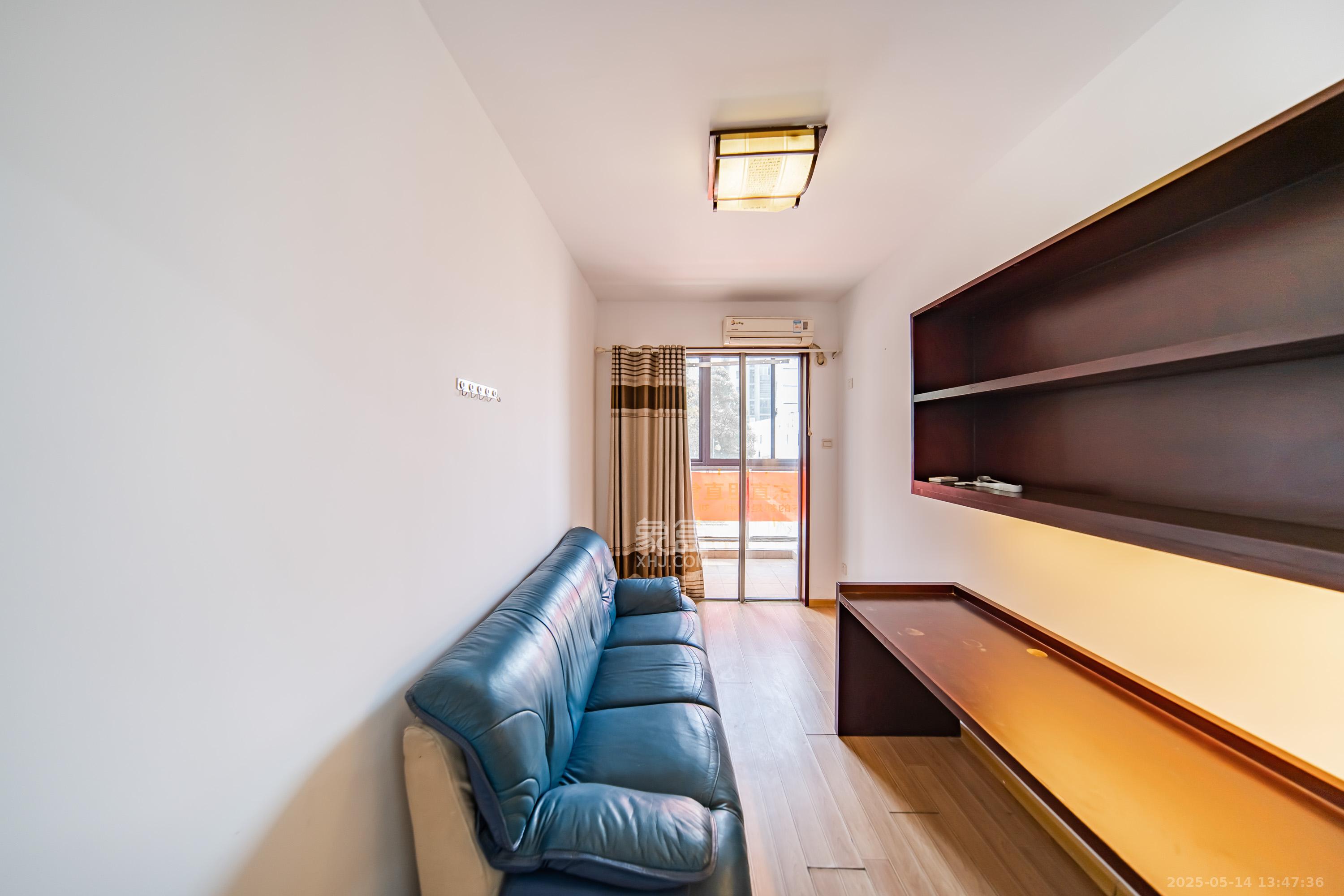 阳光100二期 4室2厅1卫 112.0万 阳光100二期 4室2厅1卫 112.0万卧室