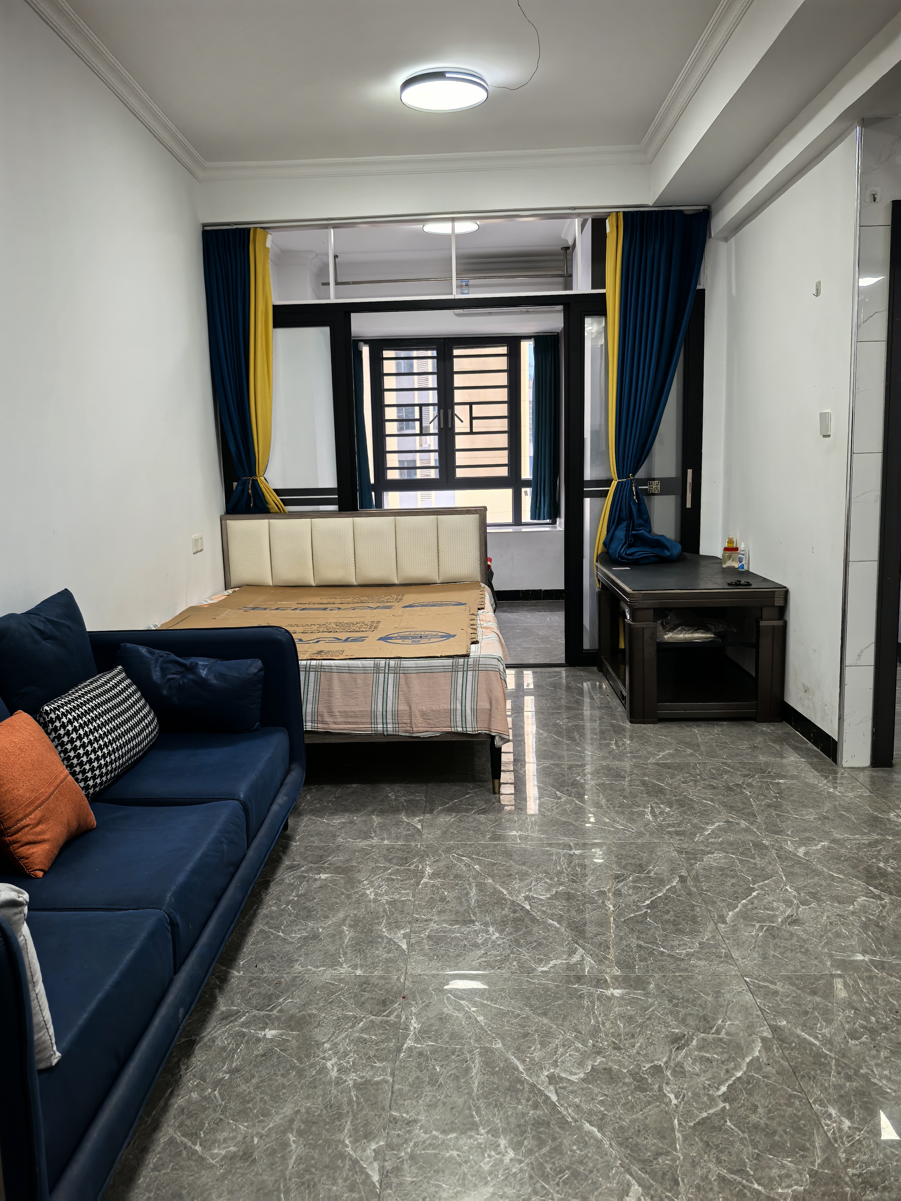 百弘学府城  1室1厅1卫    30.0万客厅