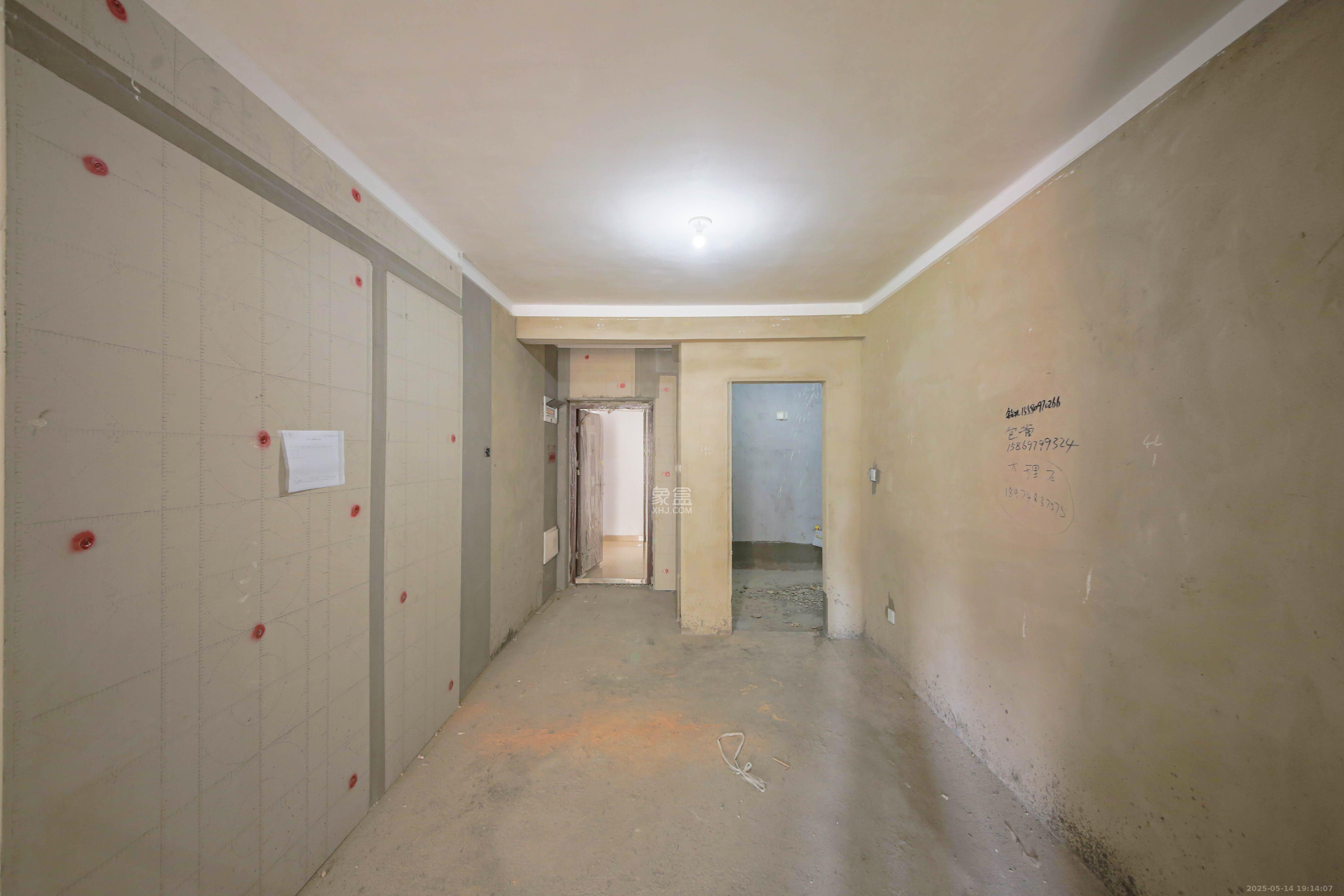 克拉美丽山庄(晟领国际) 3室2厅1卫 100.0万 克拉美丽山庄(晟领国际) 3室2厅1卫 100.0万客厅