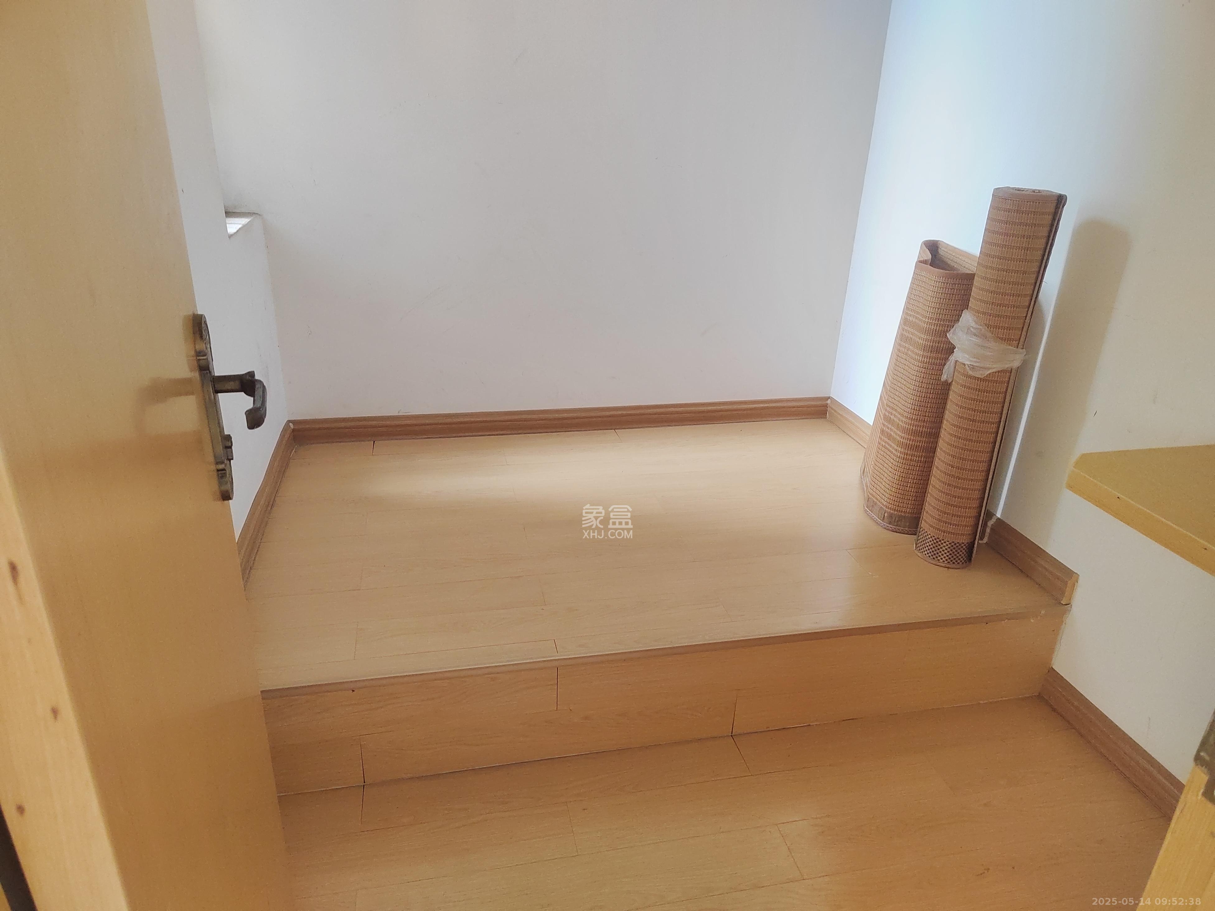 丰园城(鄱阳小区二期) 3室2厅2卫 1800.0元/月 丰园城(鄱阳小区二期) 3室2厅2卫 1800.0元/月室内图