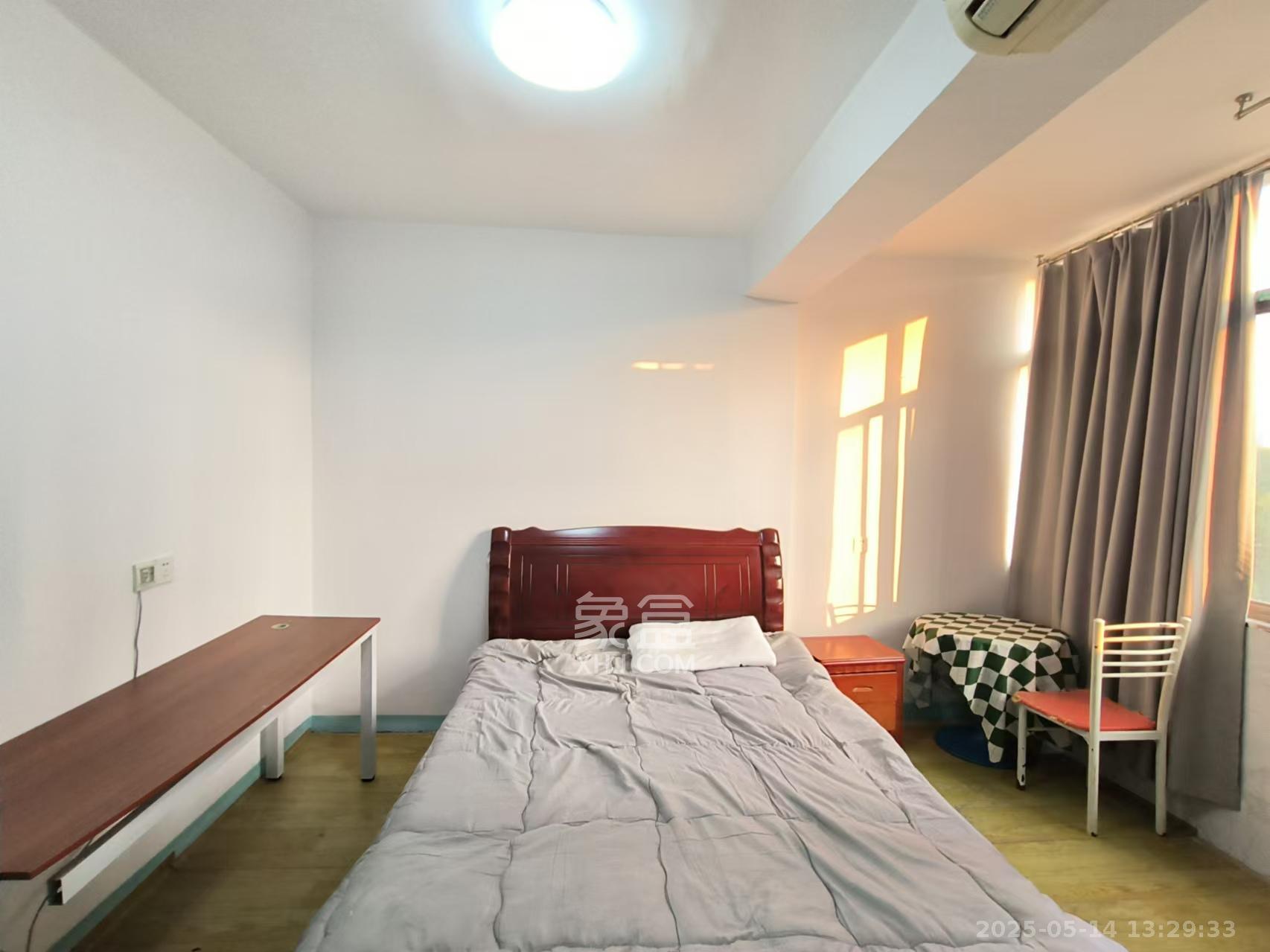 向韶村 2室1厅1卫 1600.0元/月 向韶村 2室1厅1卫 1600.0元/月室内图