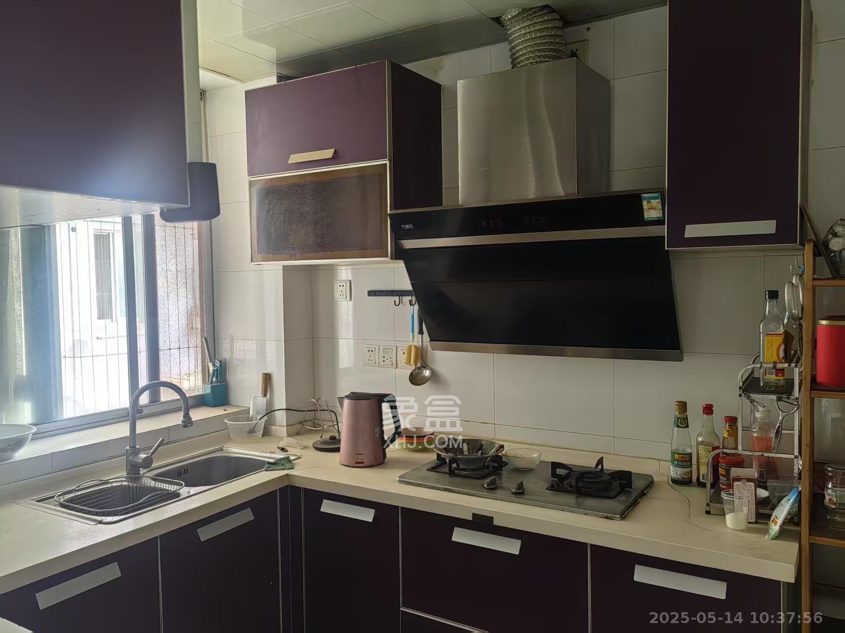 荷花园电信宿舍(天辰荷花苑) 3室2厅2卫 3600.0元/月 荷花园电信宿舍(天辰荷花苑) 3室2厅2卫 3600.0元/月室内图