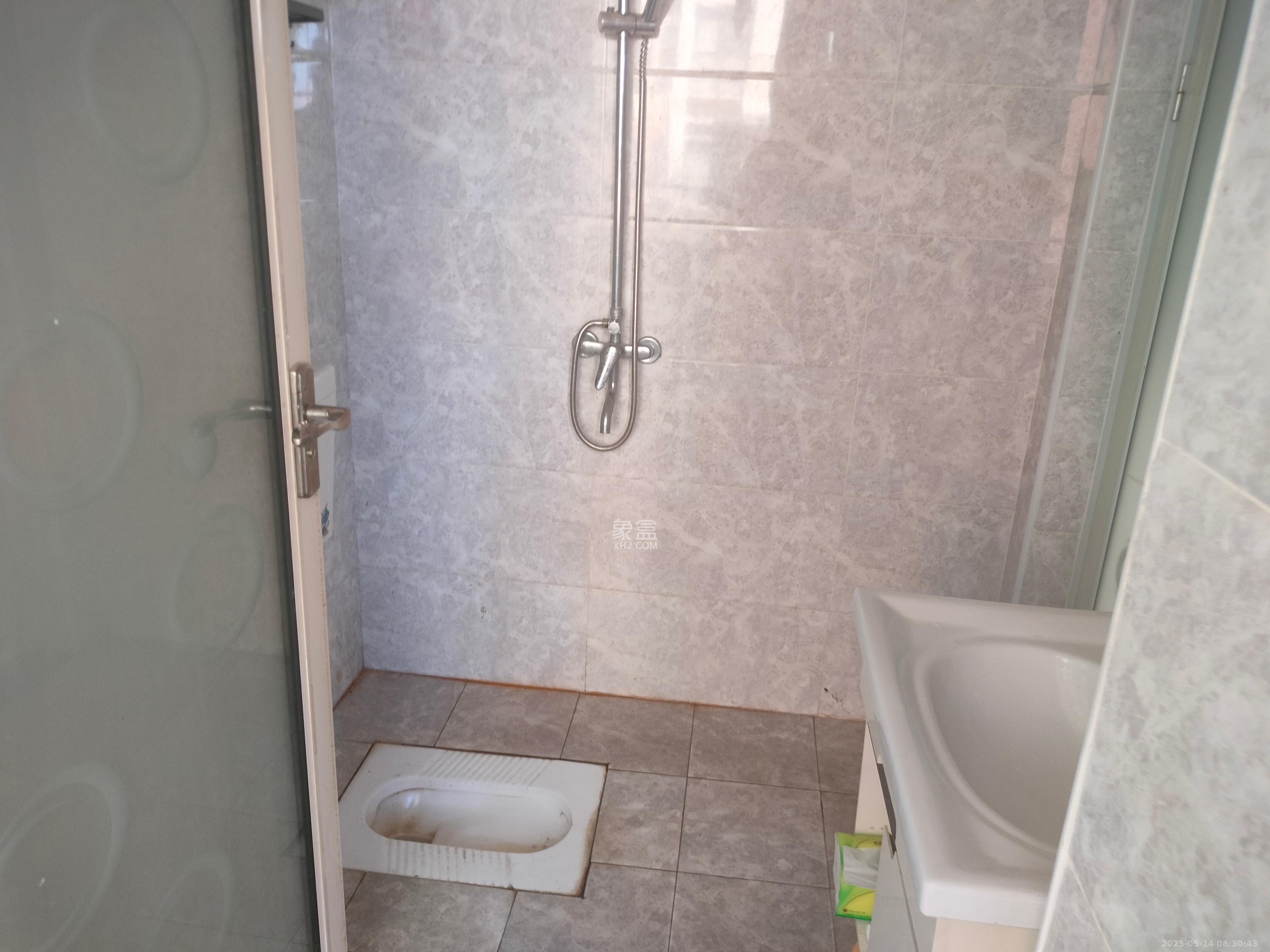 芙蓉蓉苑 3室2厅1卫 2500.0元/月 芙蓉蓉苑 3室2厅1卫 2500.0元/月室内图