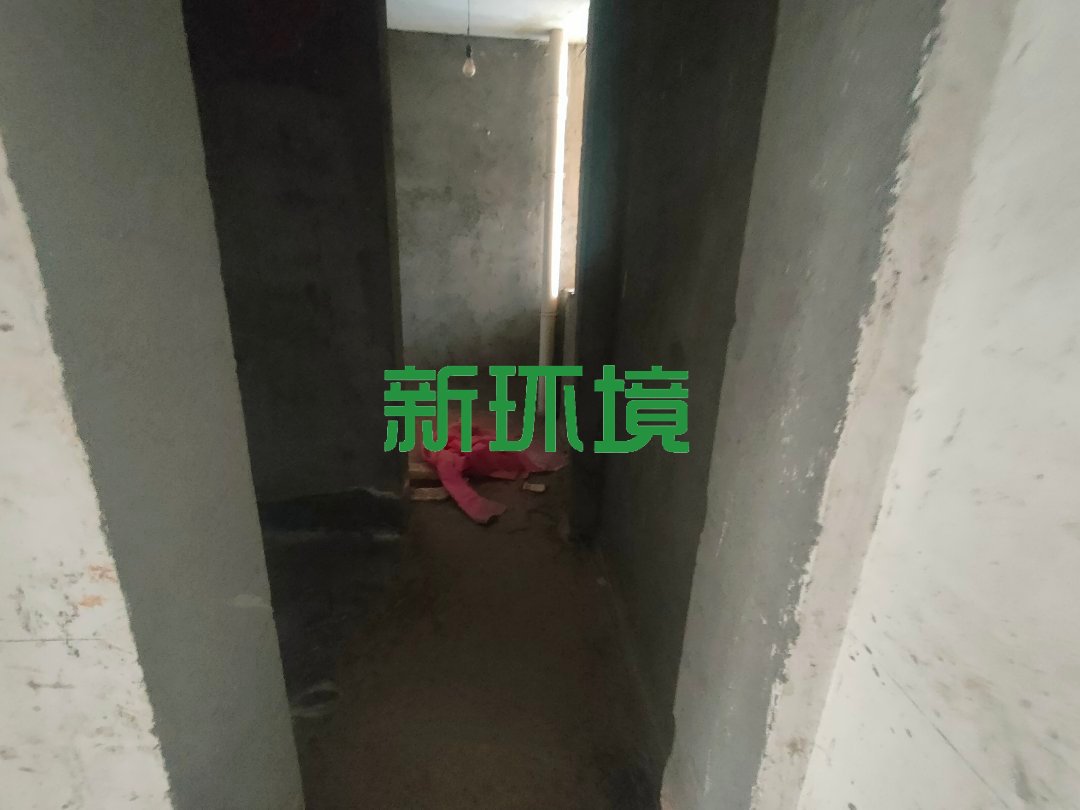 月亮湾一期  5室3厅2卫   105.00万客厅