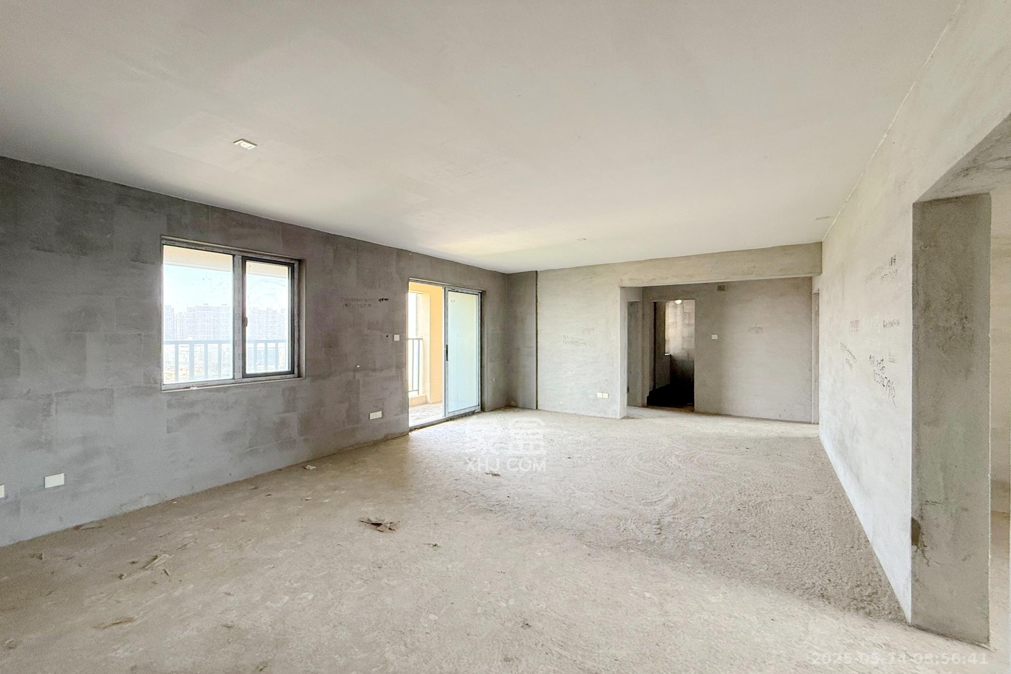 中粮鸿云 3室2厅2卫 62.6万 中粮鸿云 3室2厅2卫 62.6万客厅