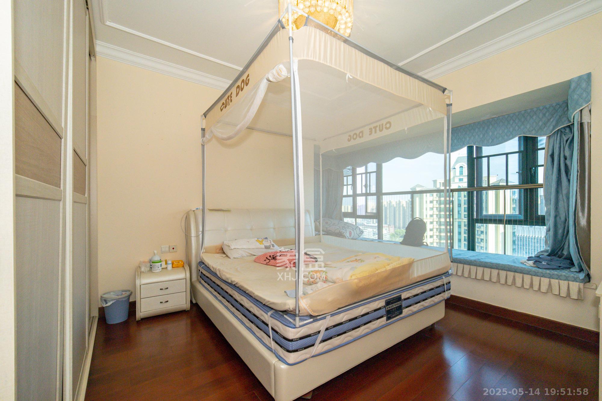 恒大翡翠华庭 3室2厅2卫 95.8万 恒大翡翠华庭 3室2厅2卫 95.8万卧室