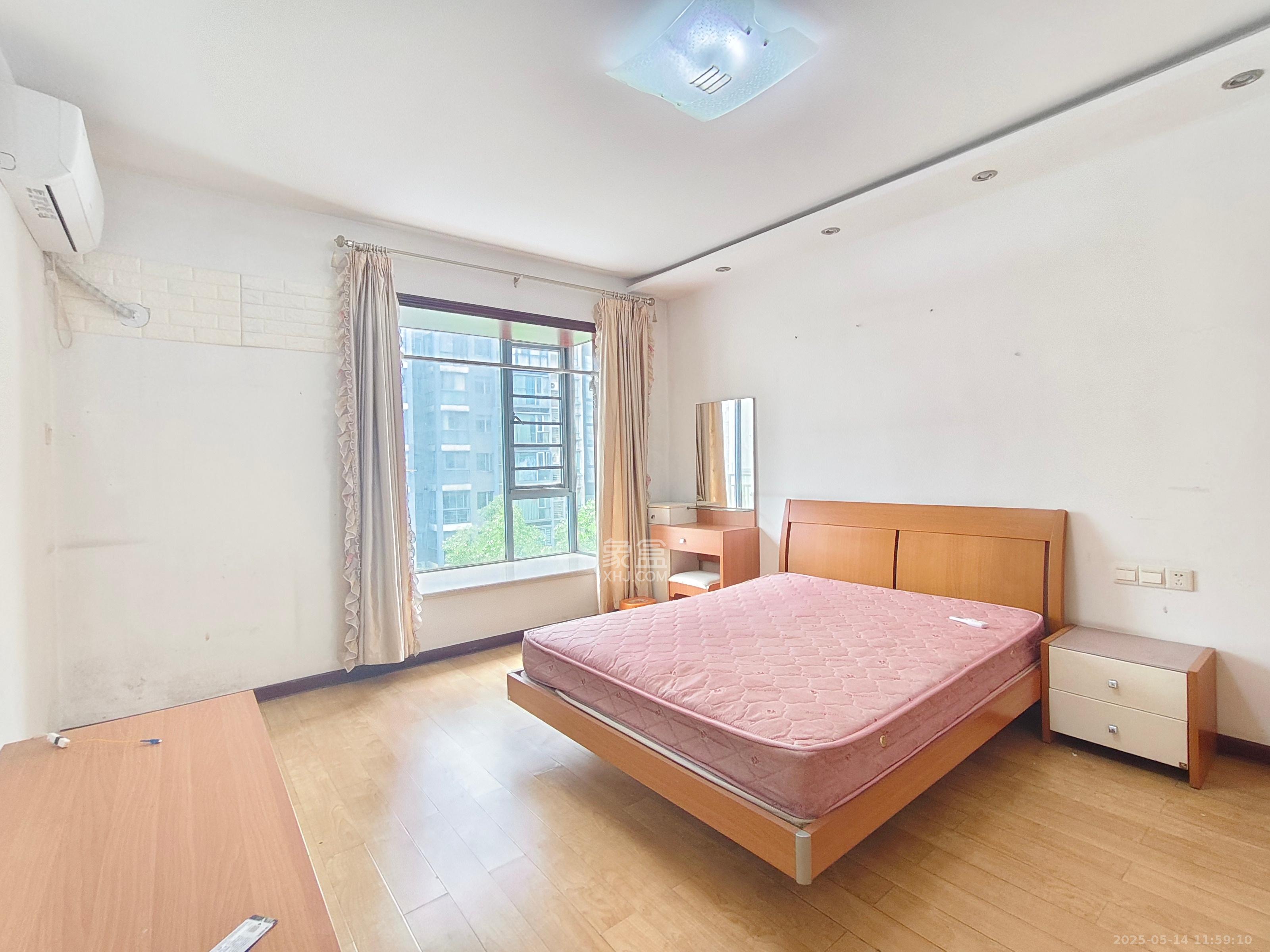 银港水晶城  4室2厅2卫   2750.00元/月室内图