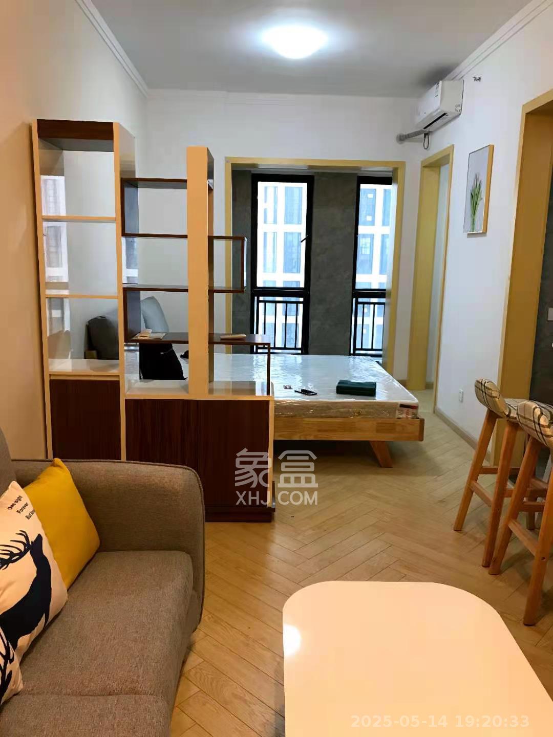 城市时光  1室1厅1卫    1300.0元/月 城市时光  1室1厅1卫    1300.0元/月室内图1