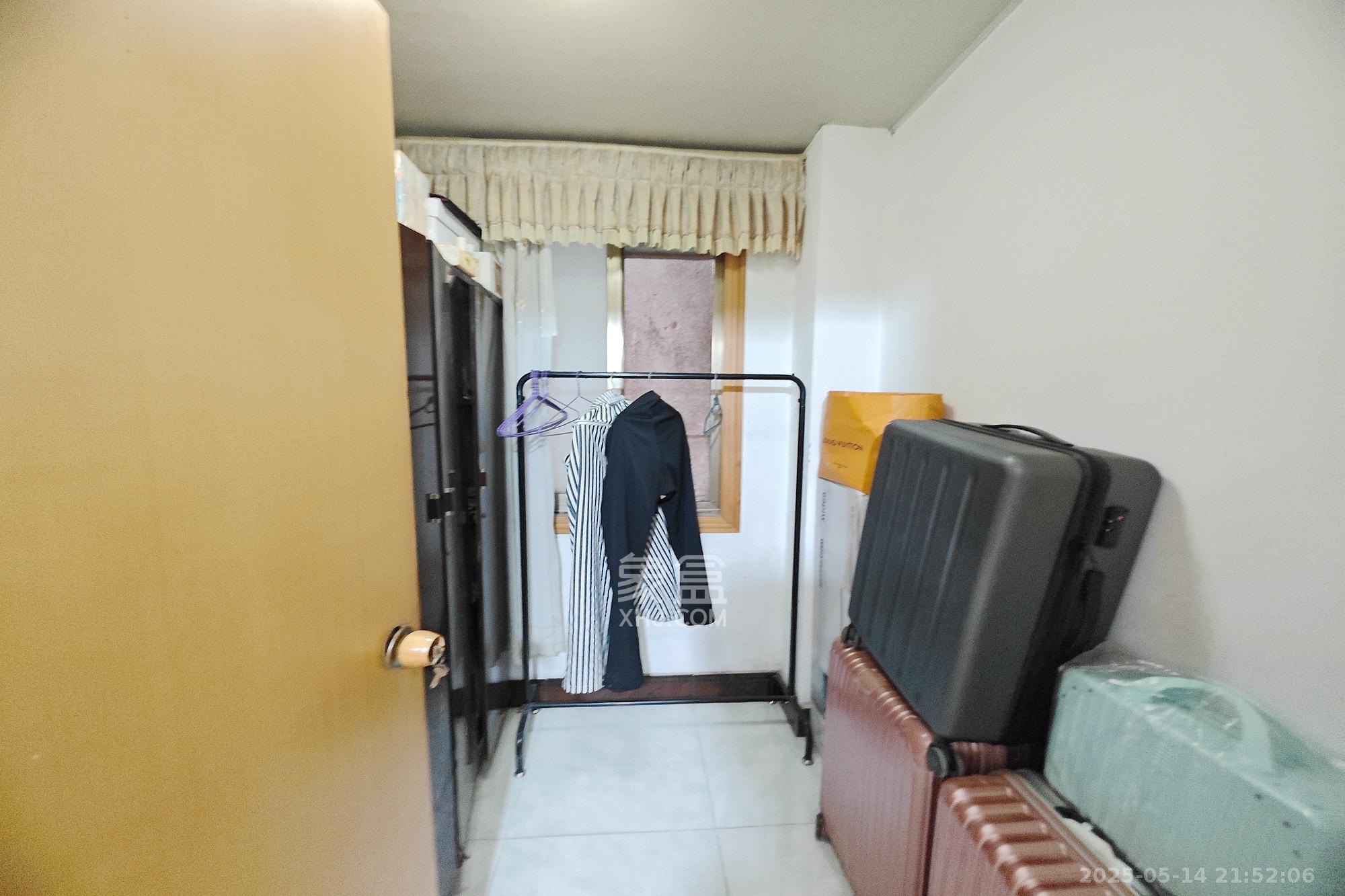 长监宿舍  2室2厅1卫    62.0万阳台