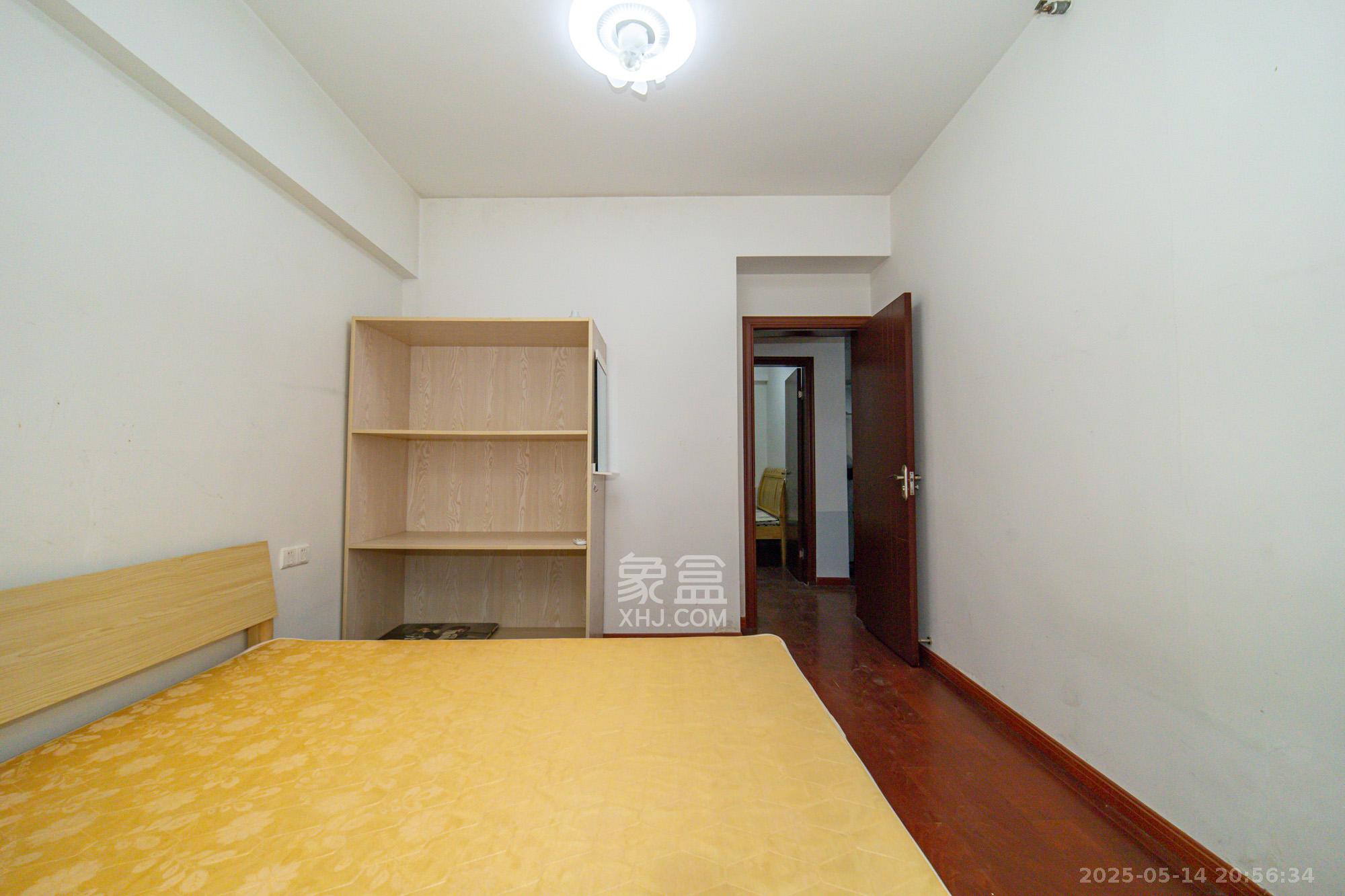 新长海广场 2室2厅1卫 43.8万 新长海广场 2室2厅1卫 43.8万卧室