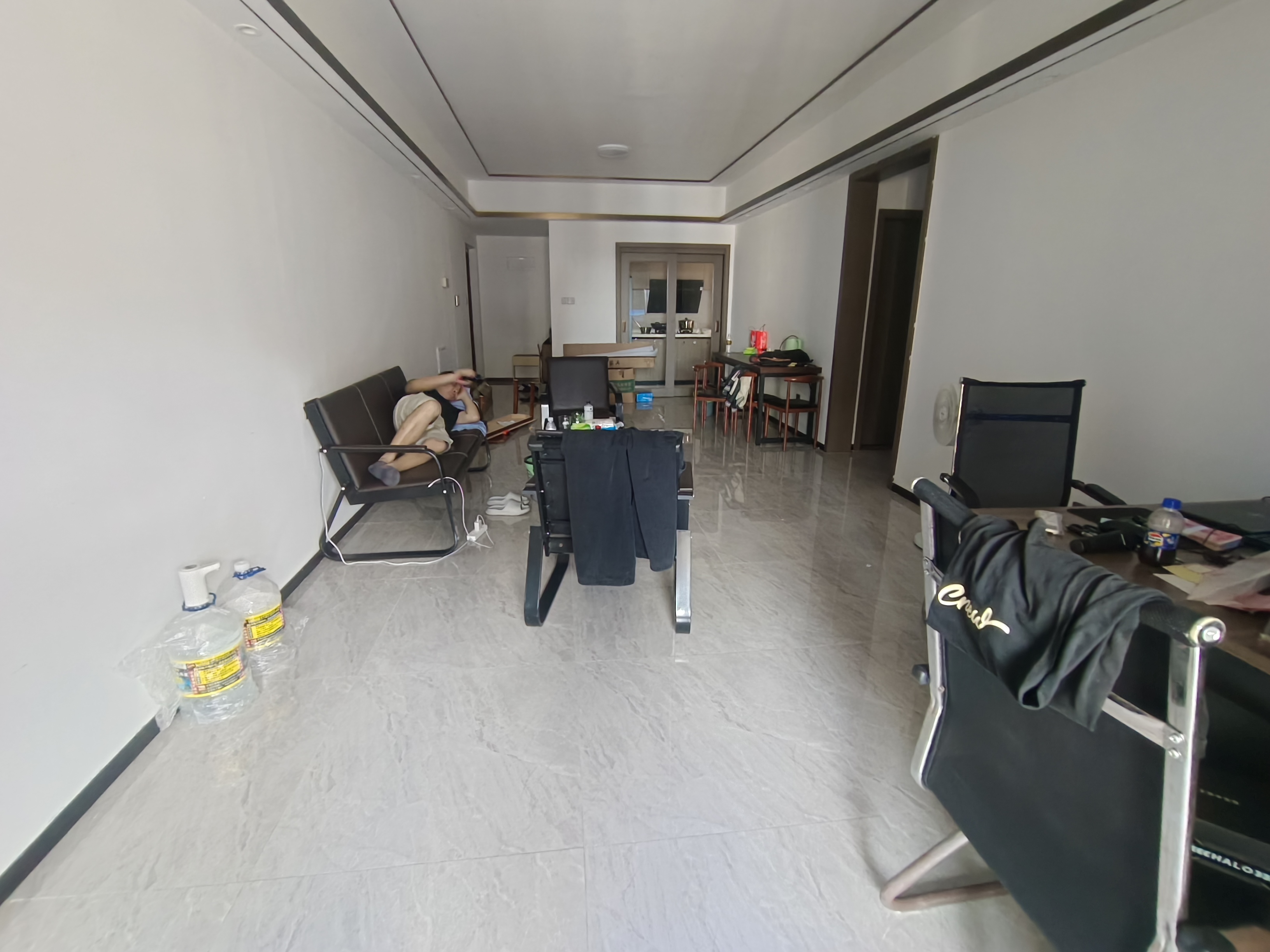 海航豪庭南苑  2室1厅1卫    255.0万 海航豪庭南苑  2室1厅1卫    255.0万客厅