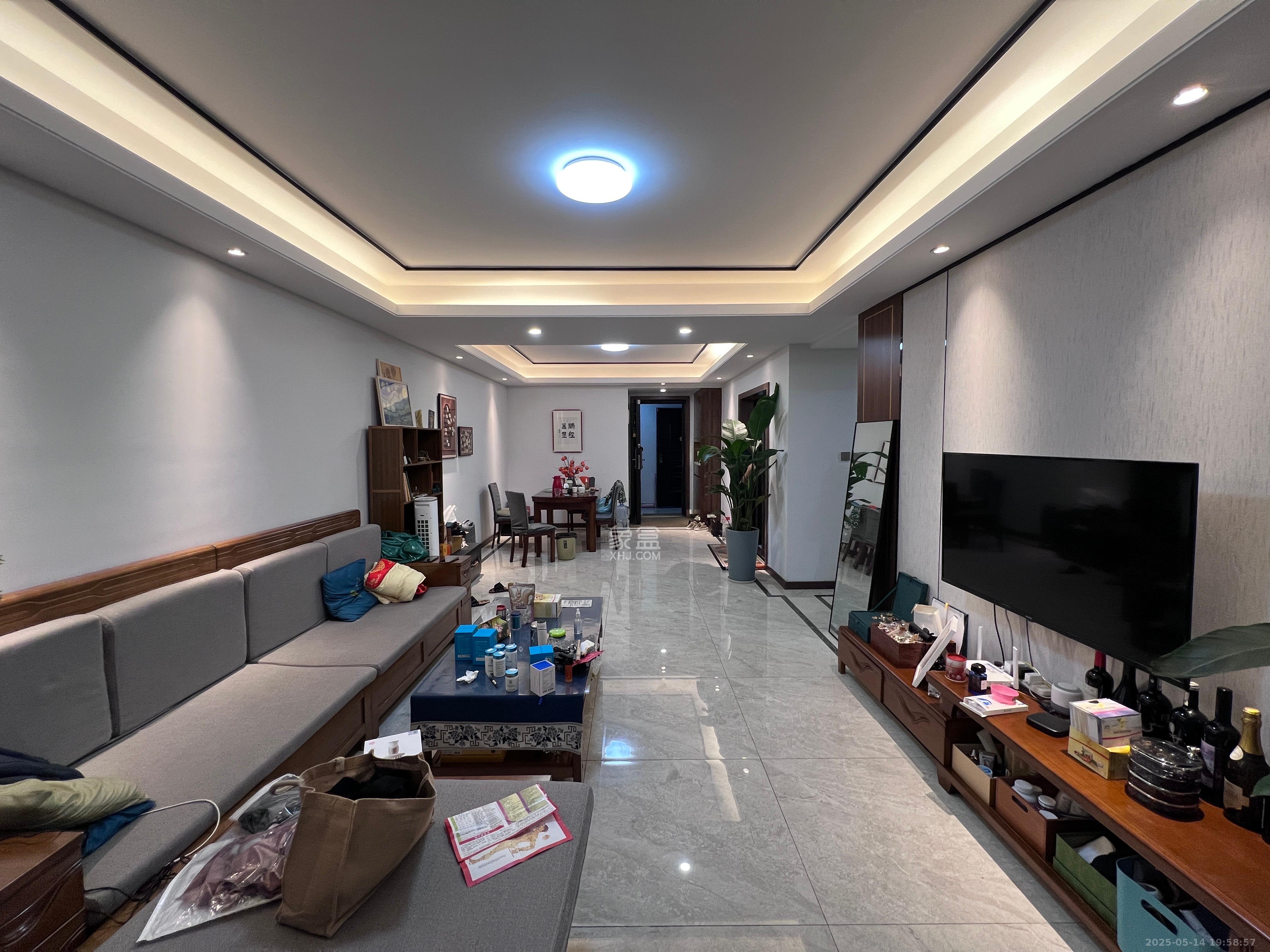 中国铁建金色蓝庭  3室2厅2卫   3100.00元/月室内图