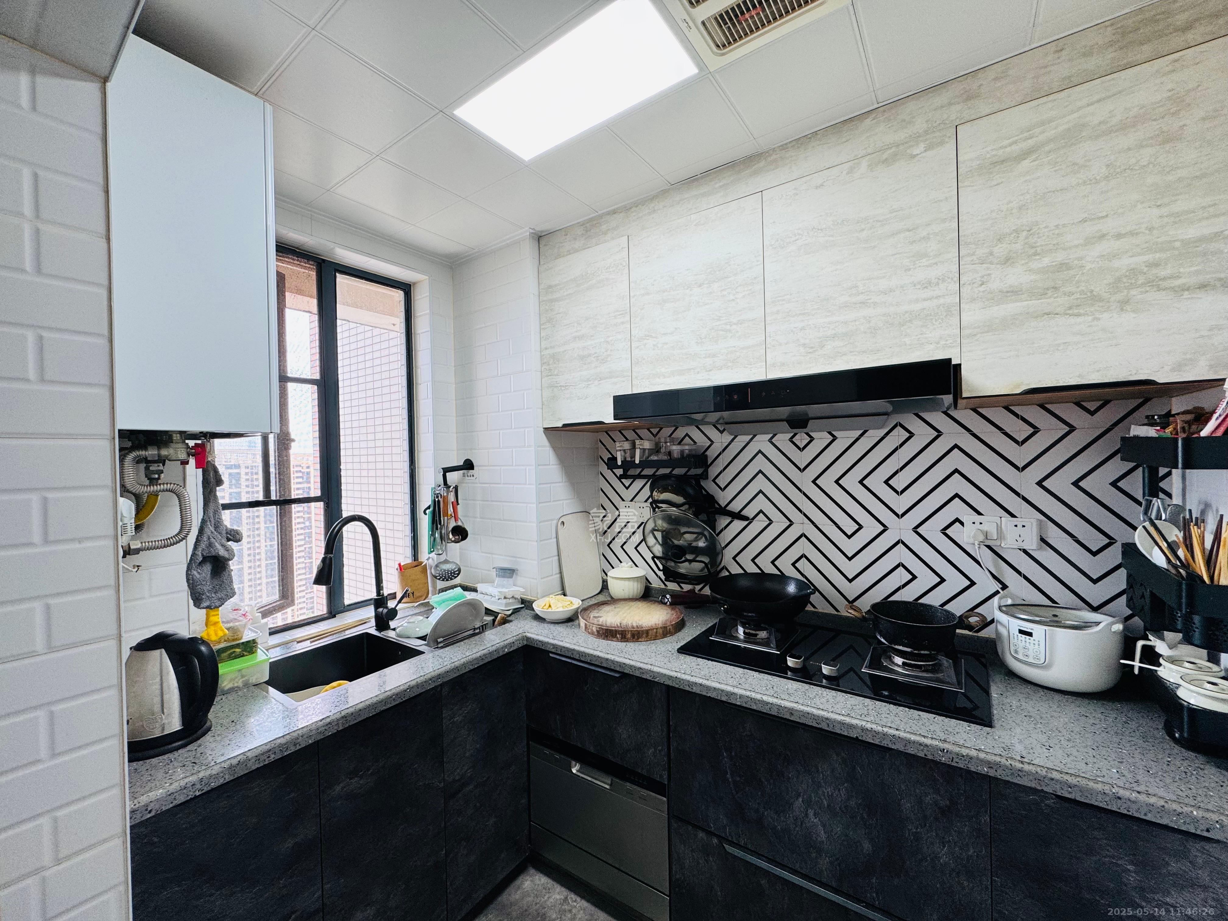 泰龙华府 2室2厅1卫 3200.0元/月 泰龙华府 2室2厅1卫 3200.0元/月室内图