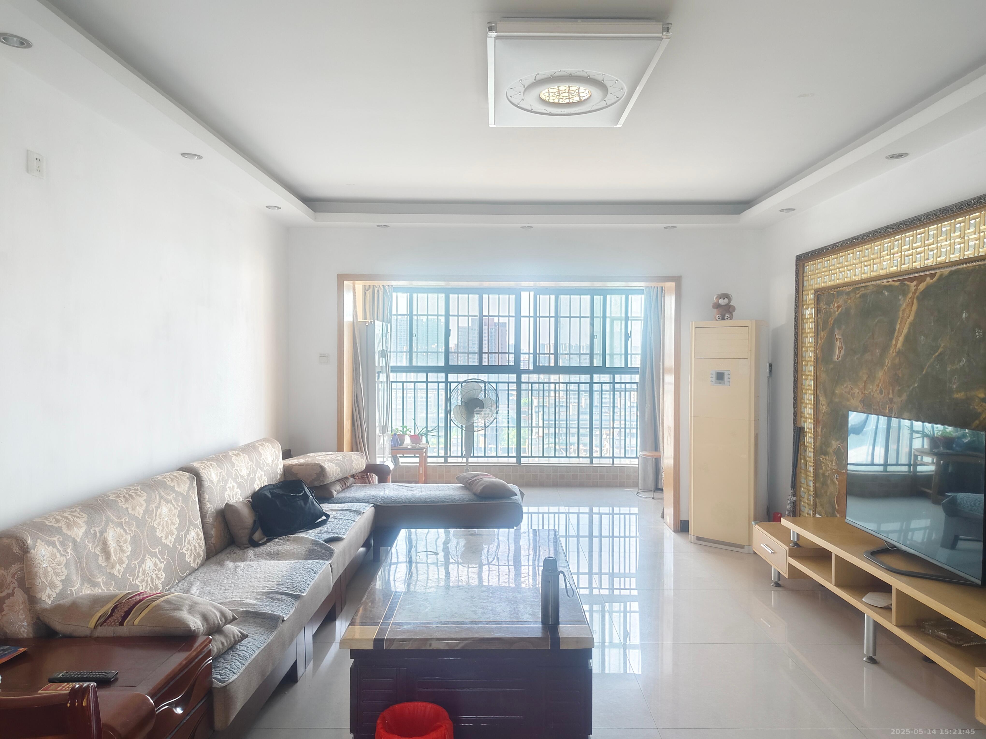 上海城小区  4室2厅2卫   3200.00元/月