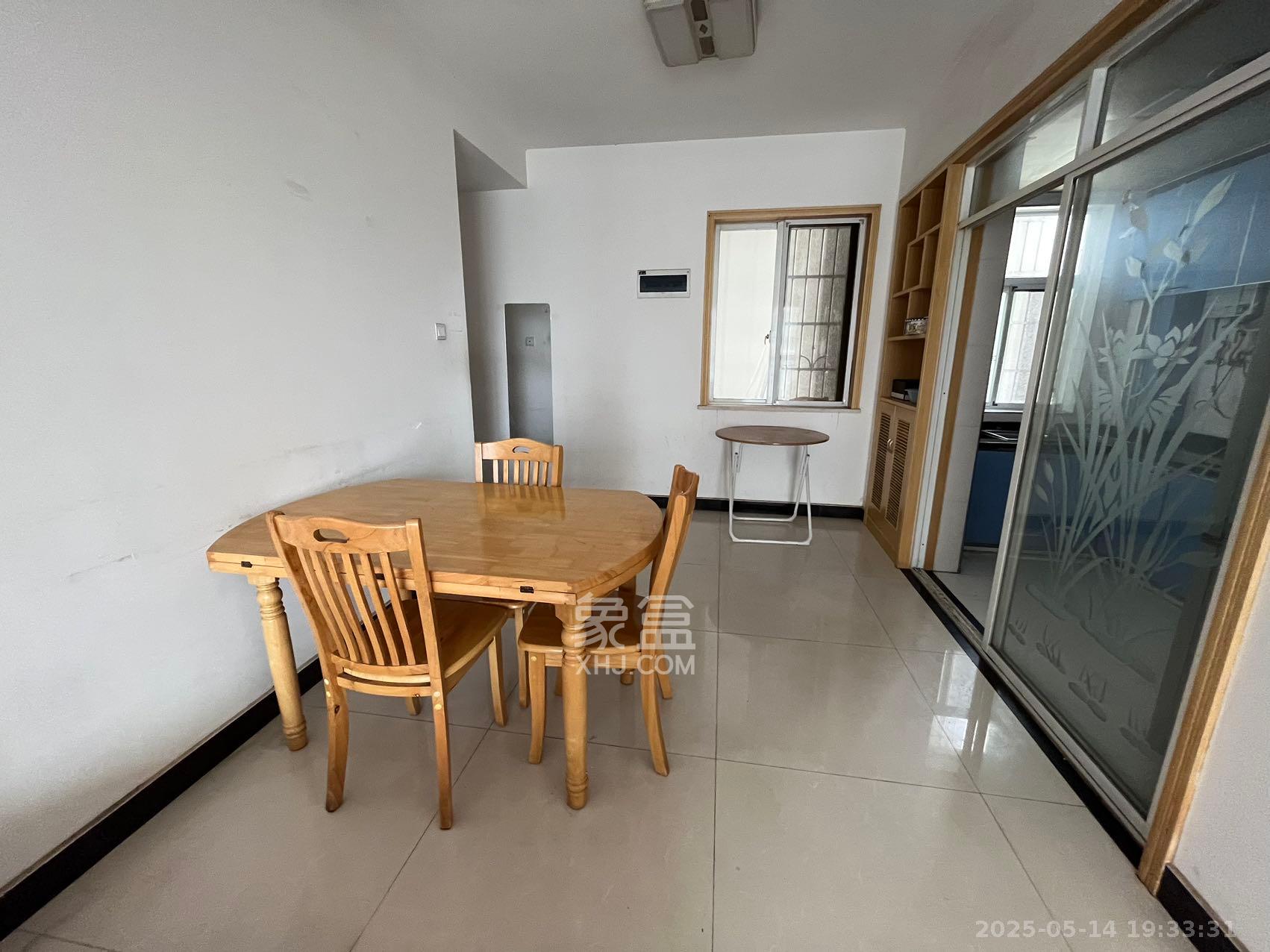 景江雅苑 2室2厅1卫 2700.0元/月 景江雅苑 2室2厅1卫 2700.0元/月室内图