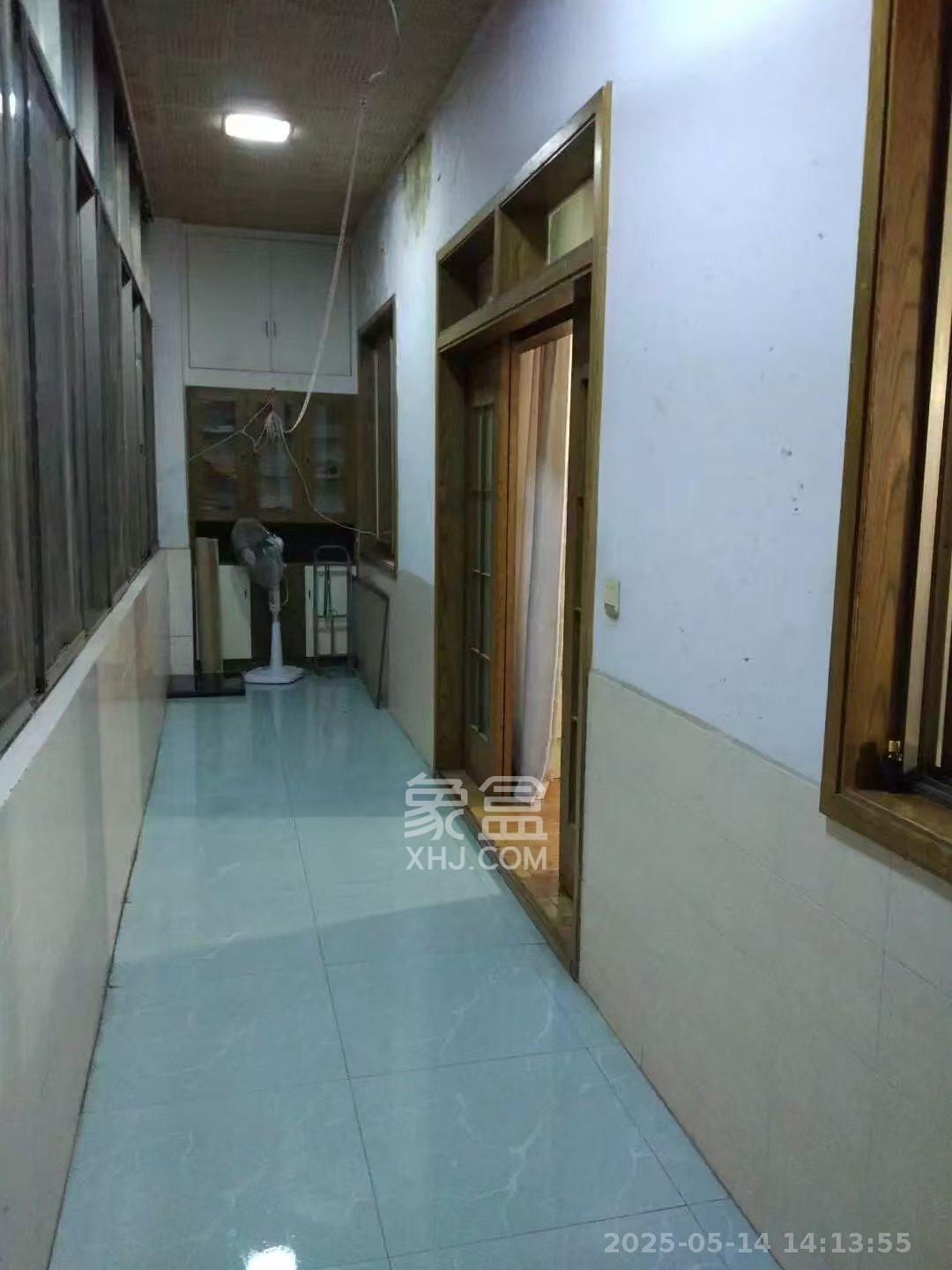 化油器厂宿舍 1室1厅1卫 680.0元/月 化油器厂宿舍 1室1厅1卫 680.0元/月室内图