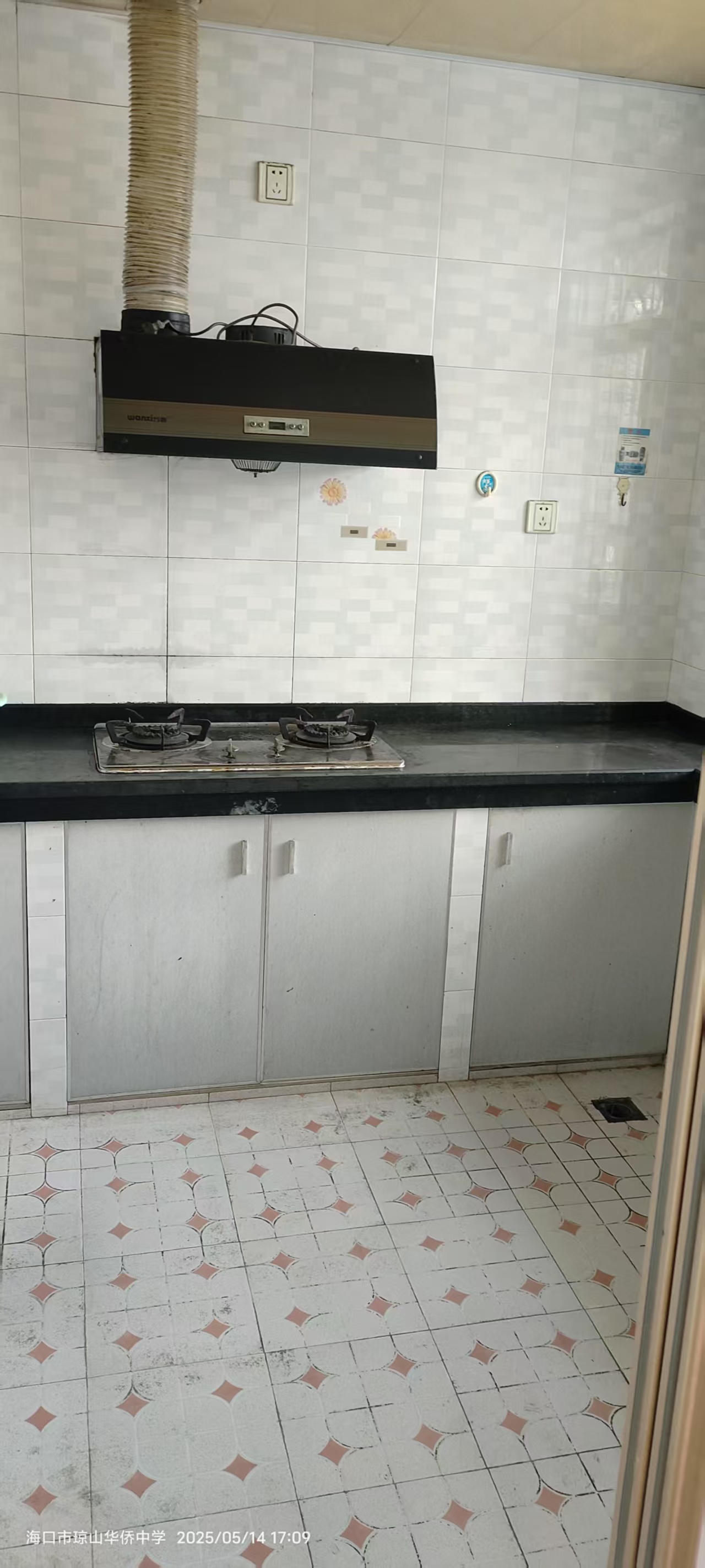 华秀小区  3室2厅2卫    2800.0元/月 华秀小区  3室2厅2卫    2800.0元/月室内图