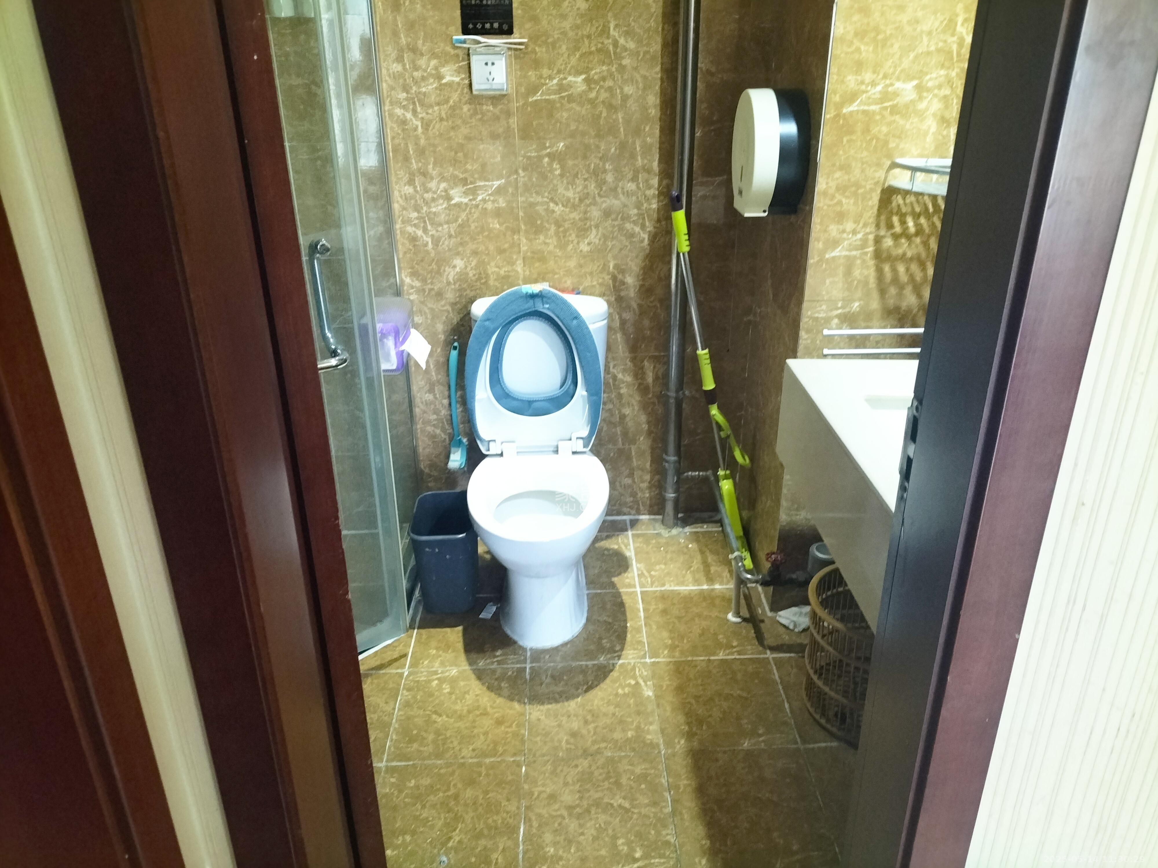 东塘瑞府  2室1厅1卫   2800.00元/月室内图