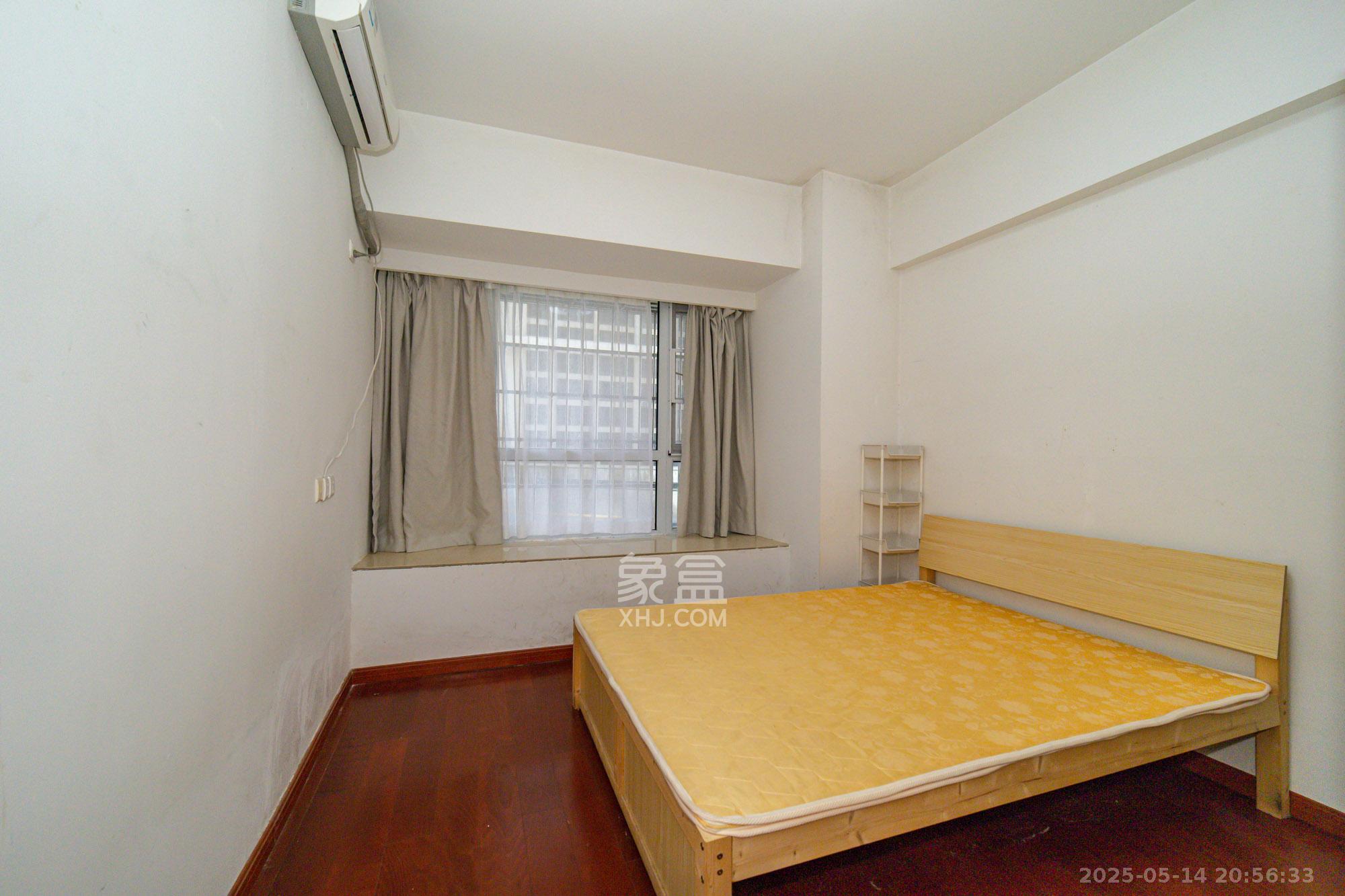 新长海广场 2室2厅1卫 43.8万 新长海广场 2室2厅1卫 43.8万卧室