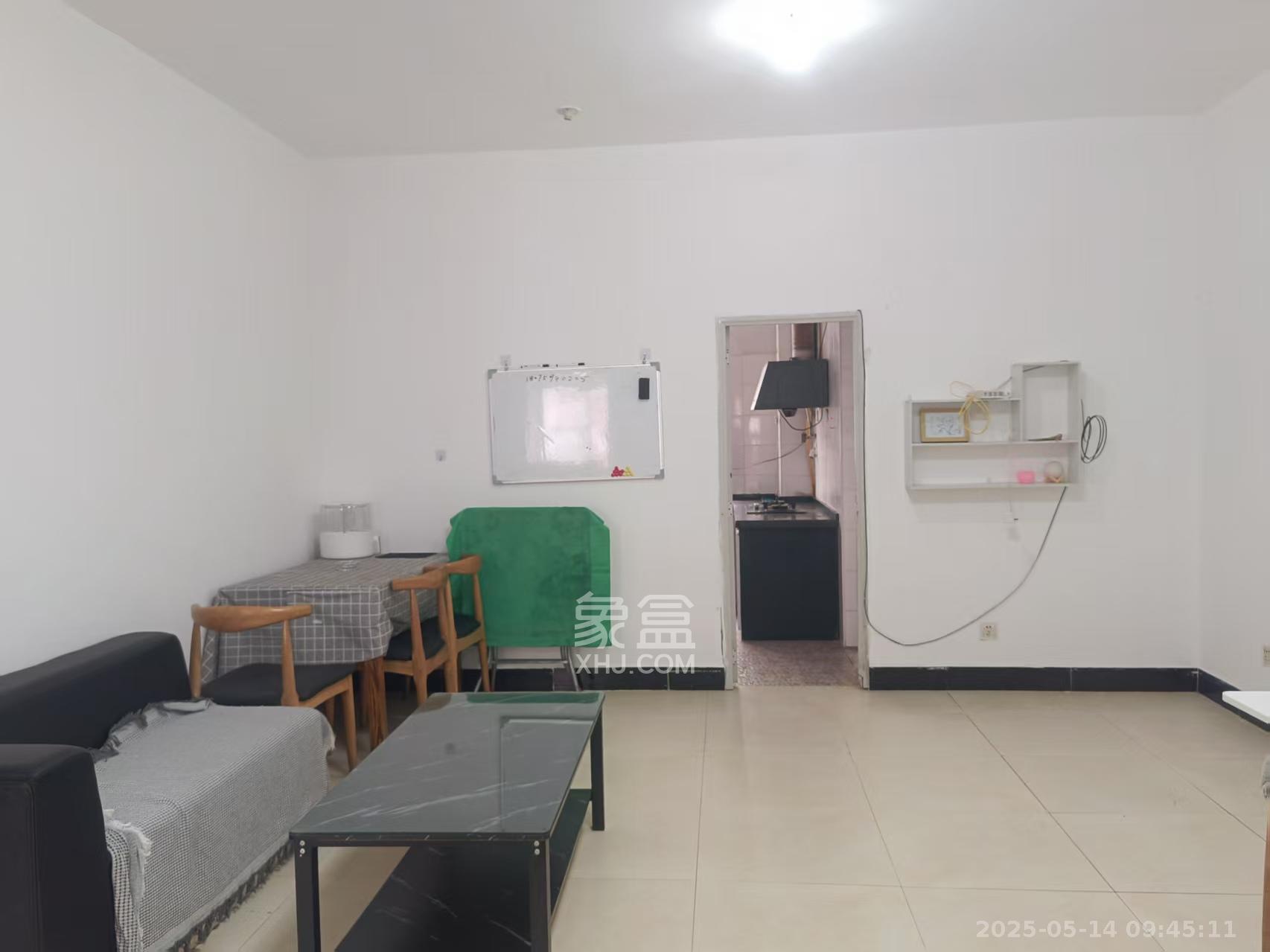 湘绣城 2室1厅1卫 1300.0元/月 湘绣城 2室1厅1卫 1300.0元/月室内图