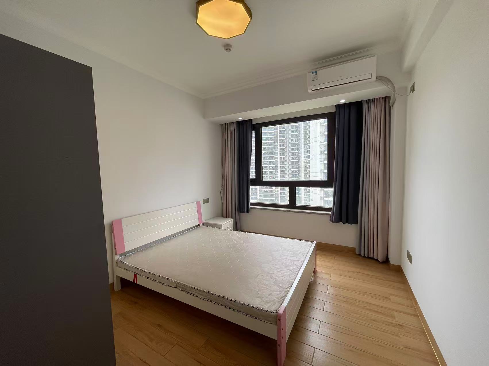 西溪里二期  3室2厅2卫    4300.0元/月 西溪里二期  3室2厅2卫    4300.0元/月室内图