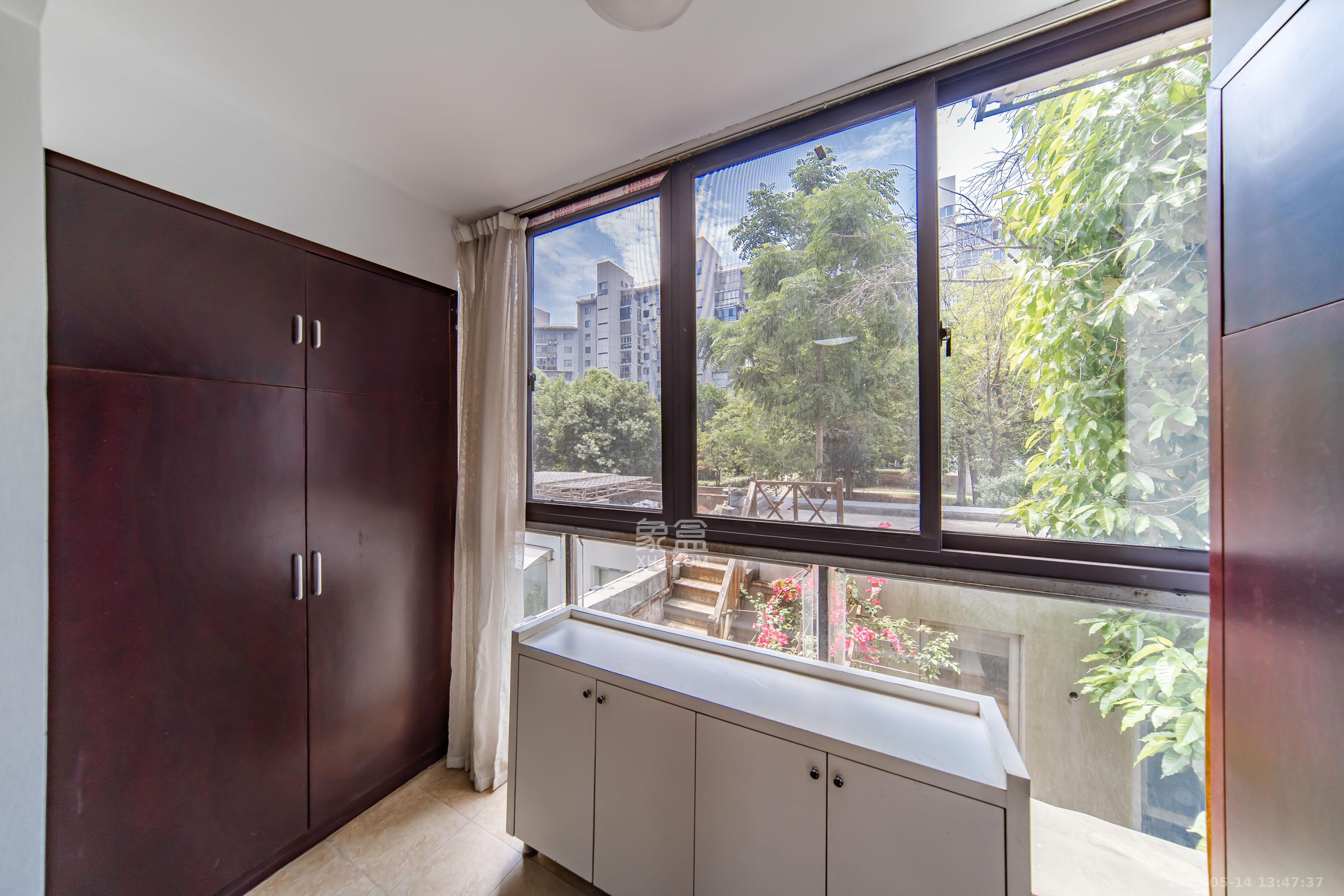 阳光100二期 4室2厅1卫 112.0万 阳光100二期 4室2厅1卫 112.0万阳台