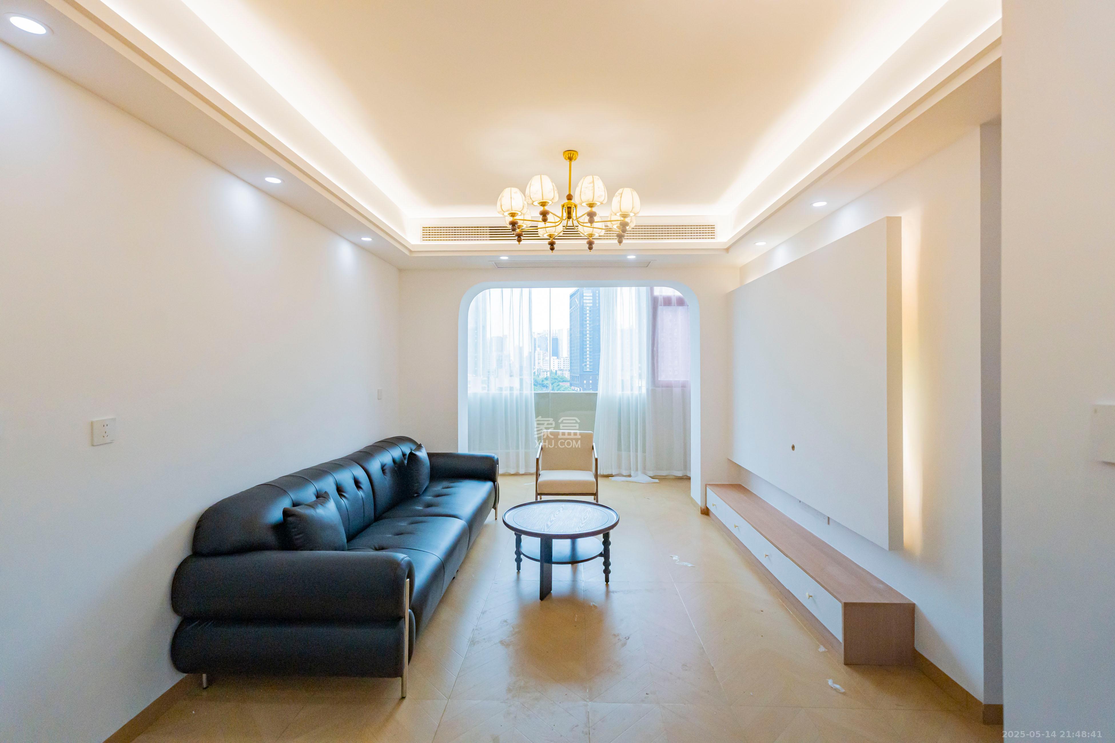 欧陆经典 3室2厅2卫 108.0万 欧陆经典 3室2厅2卫 108.0万客厅